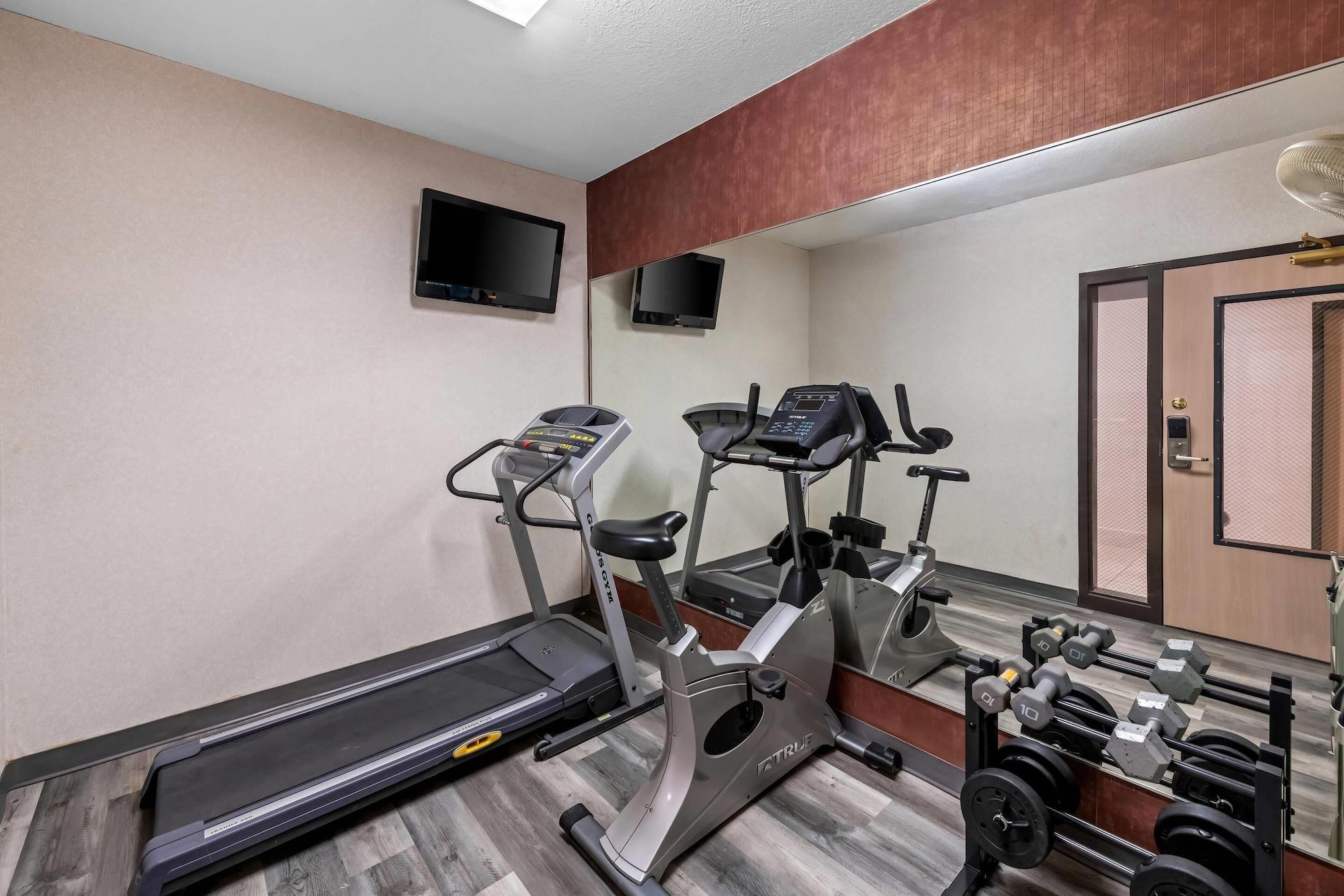 Gimnasio Quality Inn & Suites