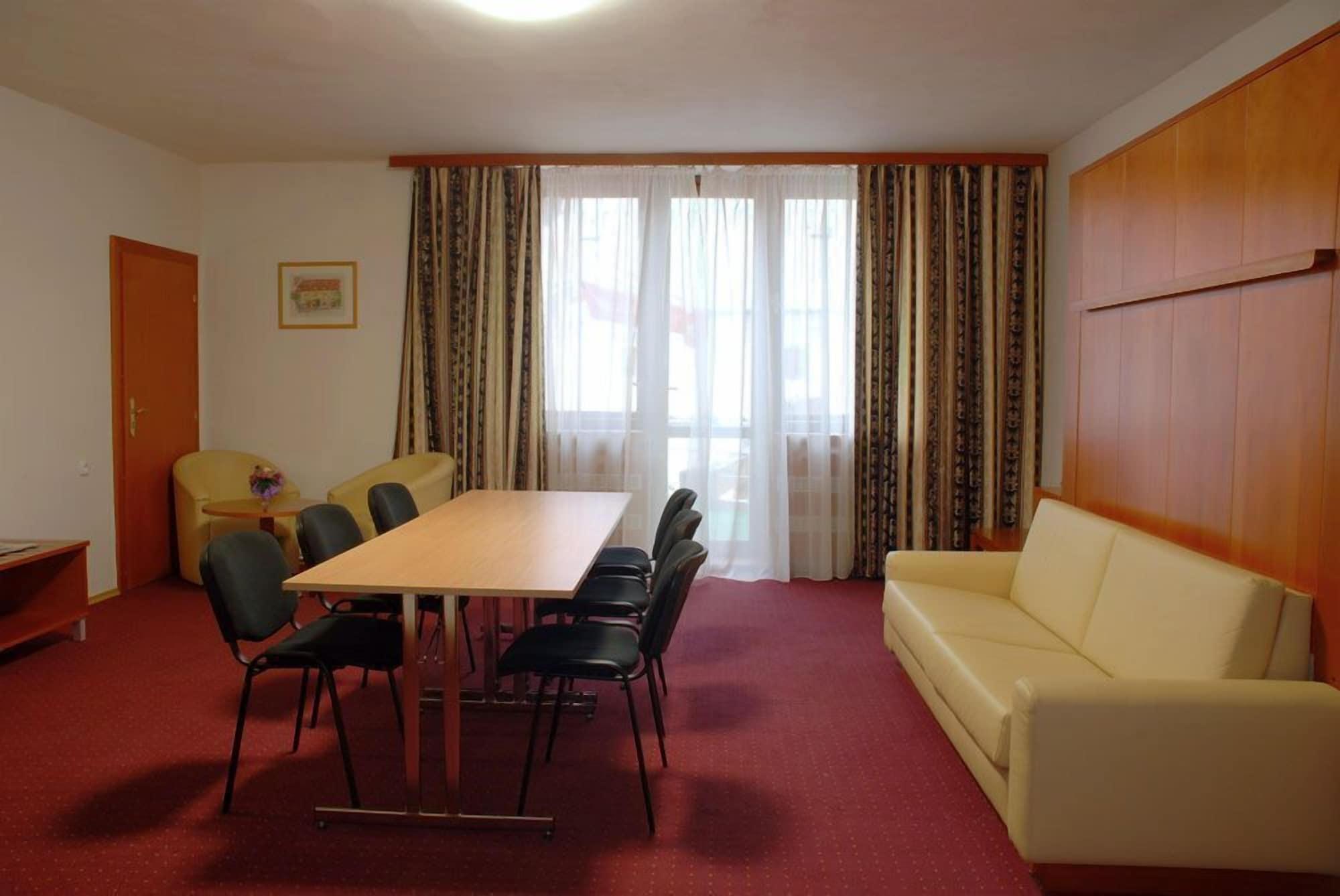 Sala de Reuniones Hotel Grand Matej