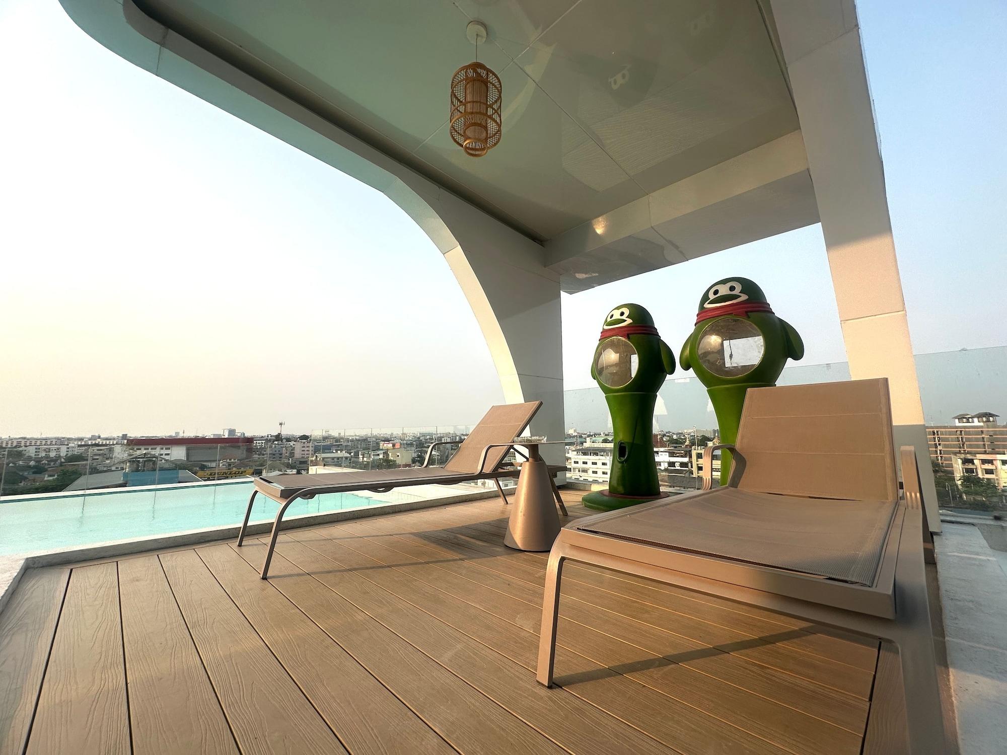 Vista Piscina NAWAMIN 95 HOTEL