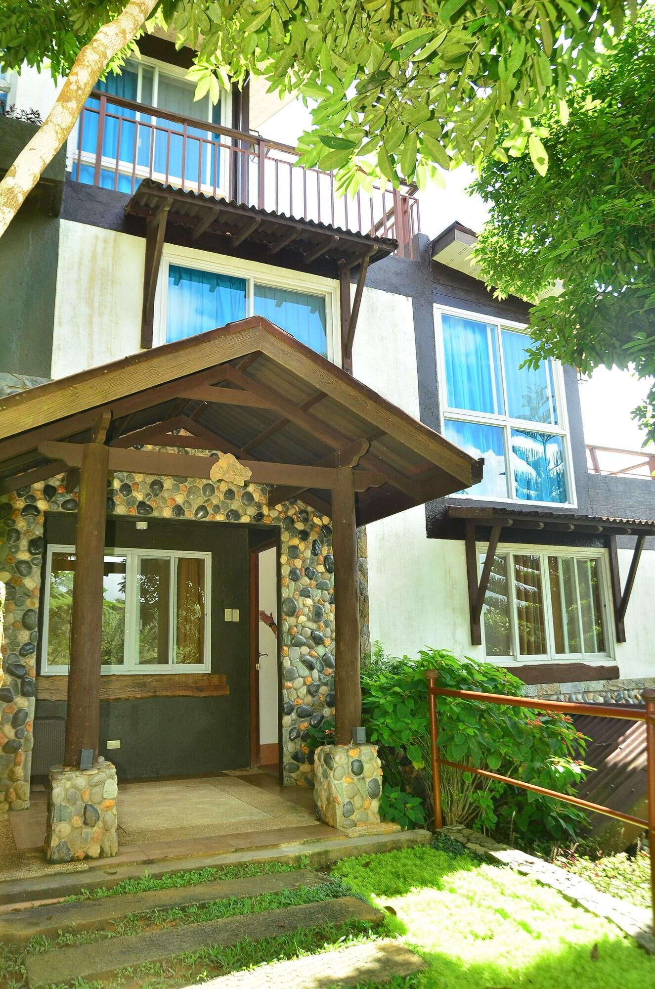 Vista Exterior West 35 Eco Mountain Resort