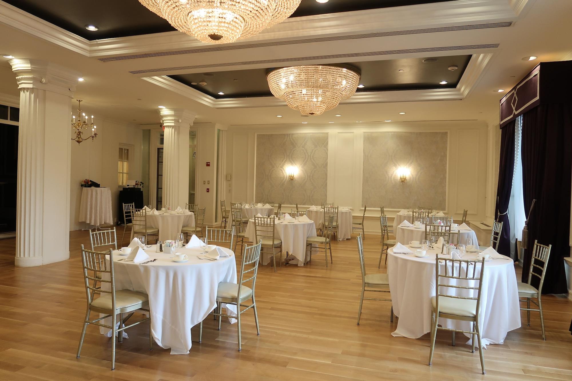 Restaurant The Mansion at Glen Cove