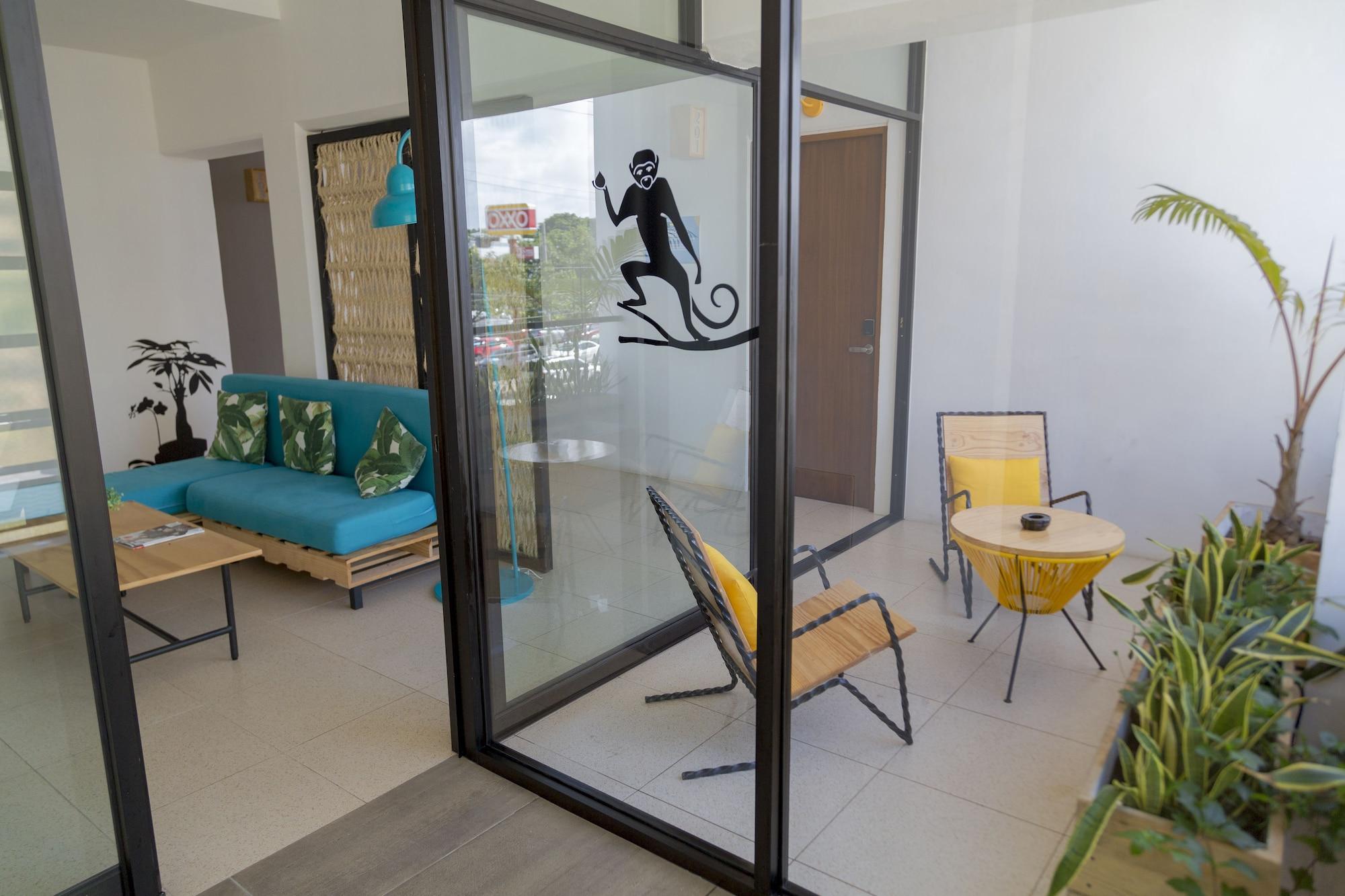 Vista Lobby Nomads Hotel, Hostel & Rooftop Pool