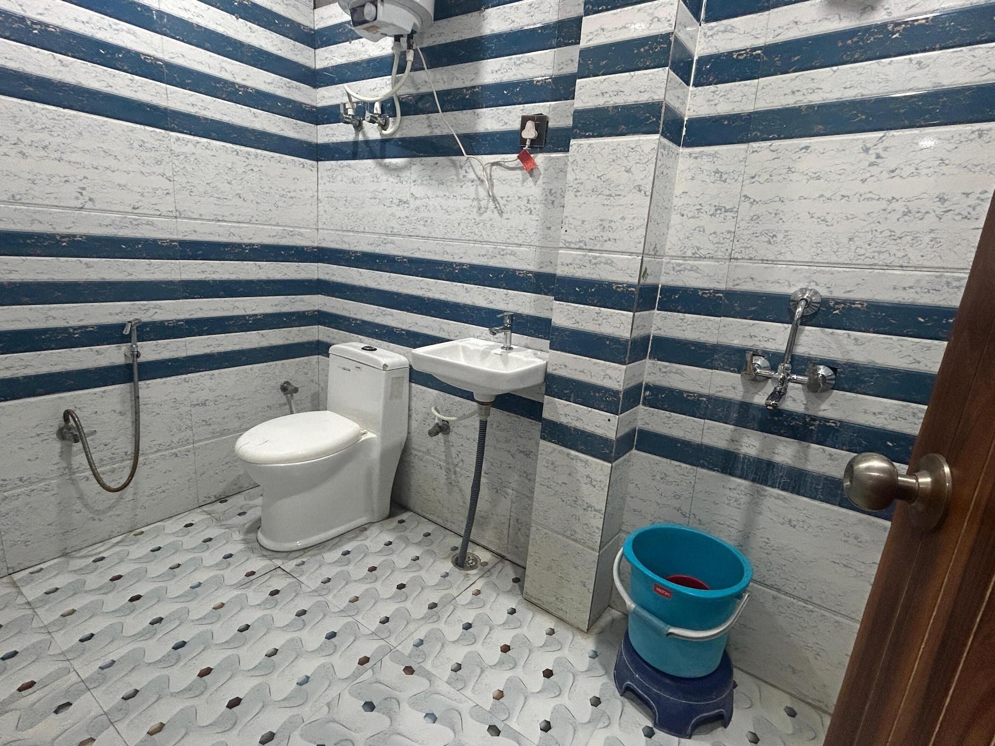 Equipamiento de Habitación Hotel Shri Dauji Maharaj Palace