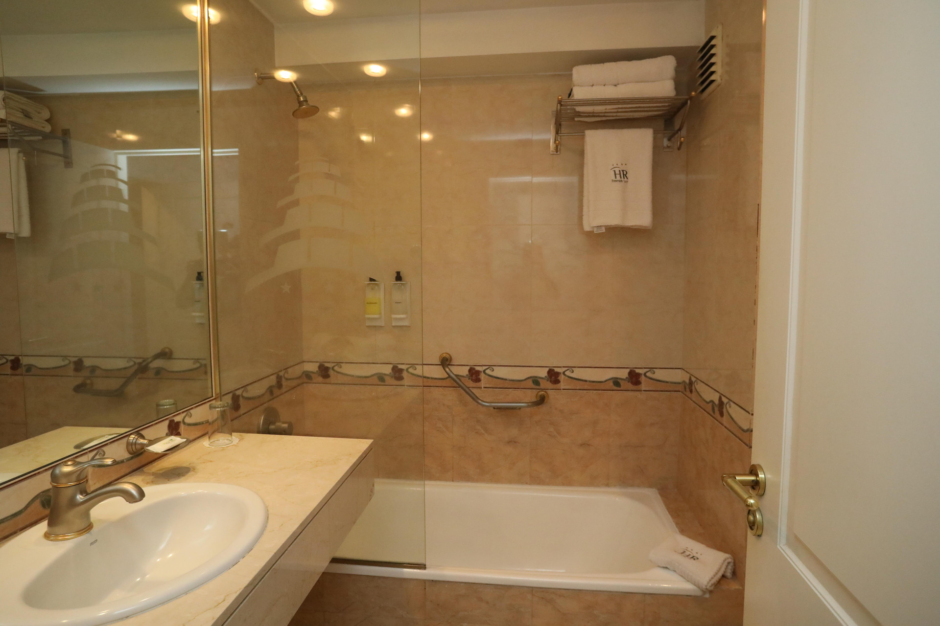 Baño HR Esmeralda Luxor