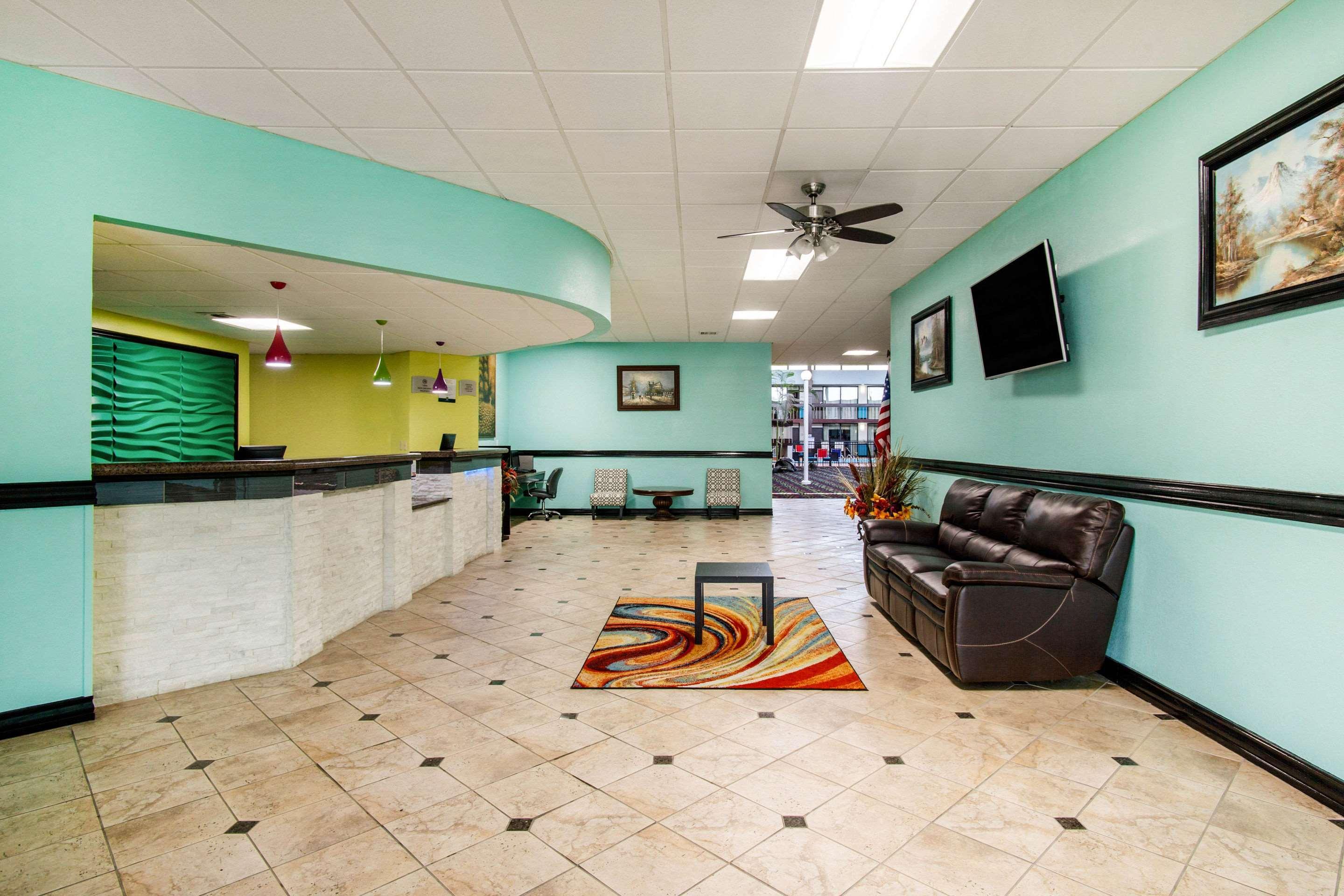 Vista Lobby Quality Inn Arkansas City North