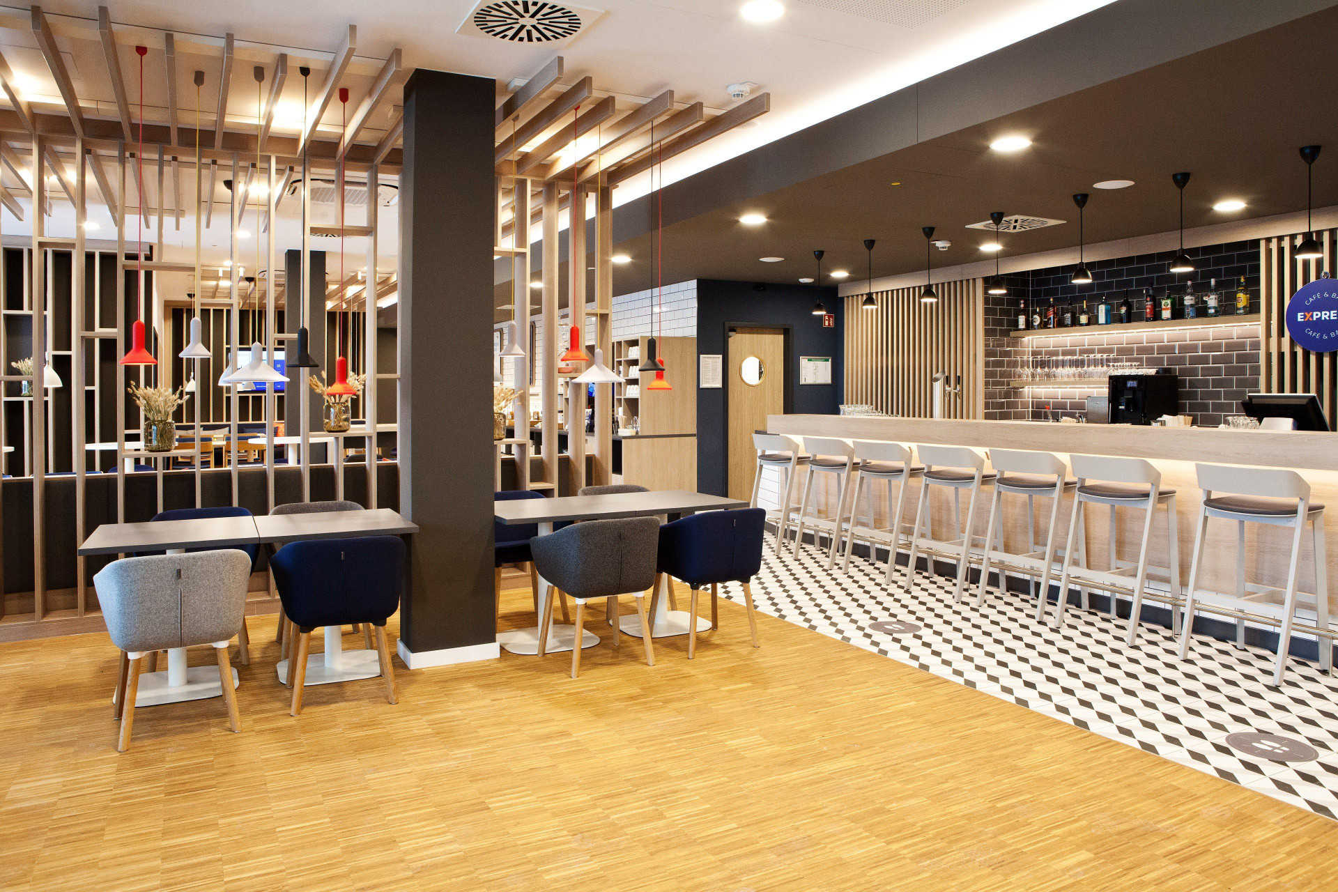 Bar/Salón Holiday Inn Express Munich - Olympiapark by IHG