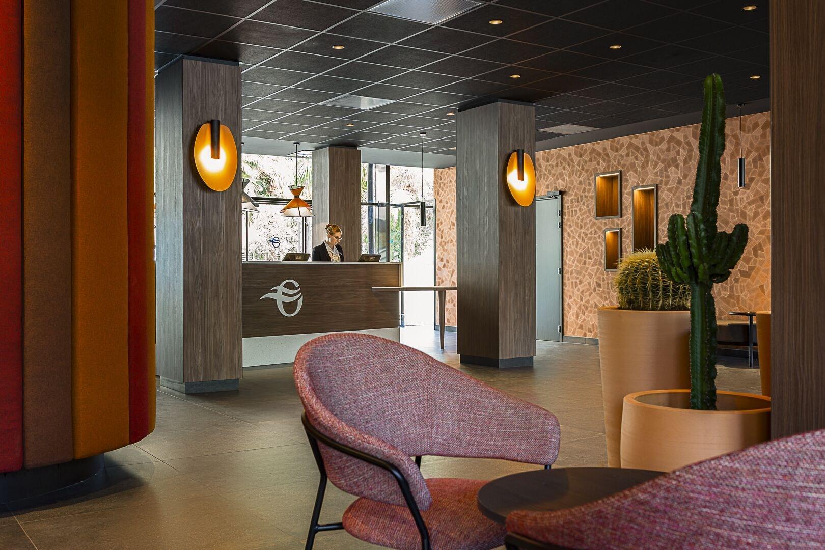 Vista Lobby Hotel Oceania Paris Porte de Versailles
