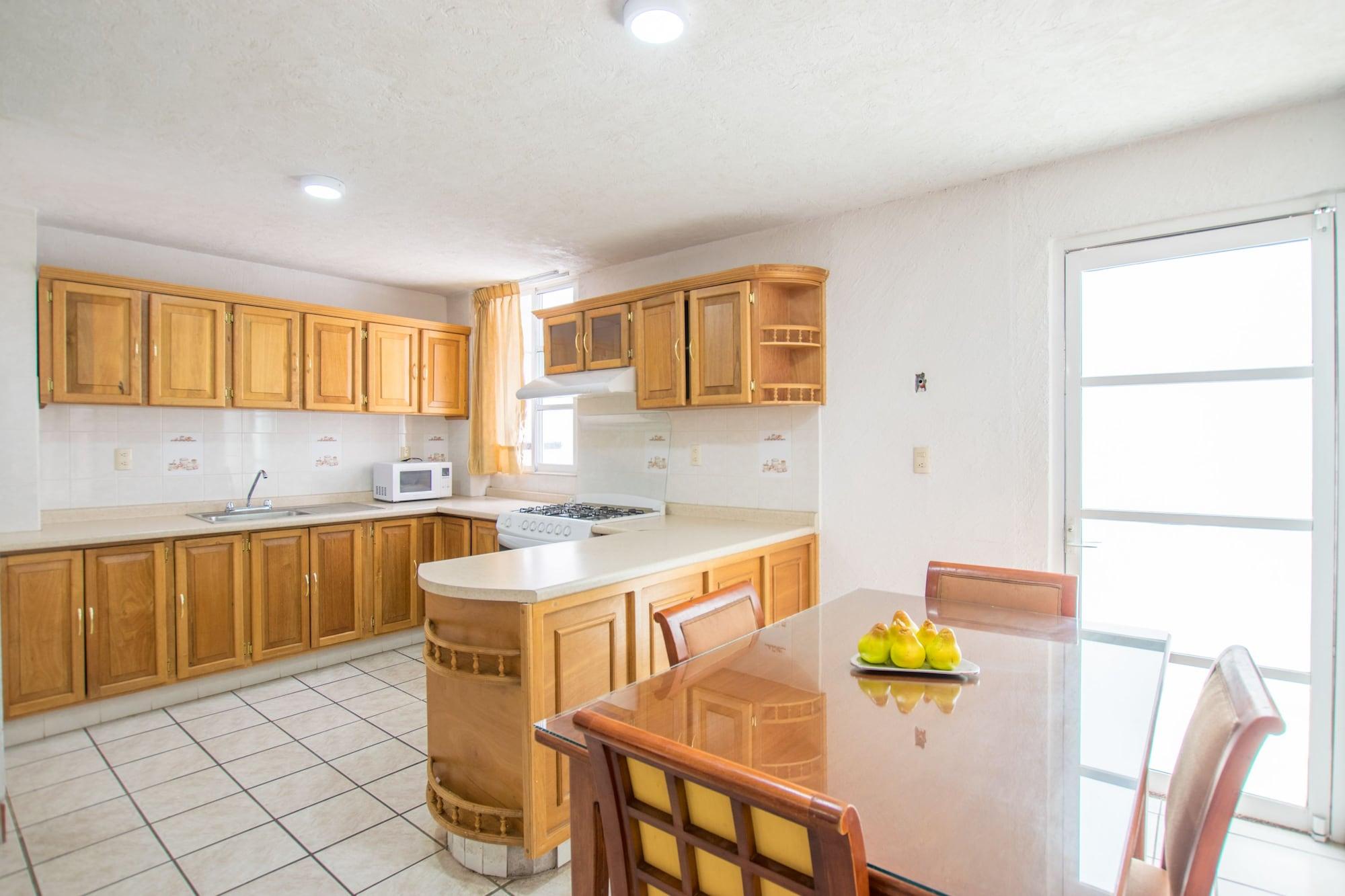 Equipamiento de Habitación Suites Poliforum Inn