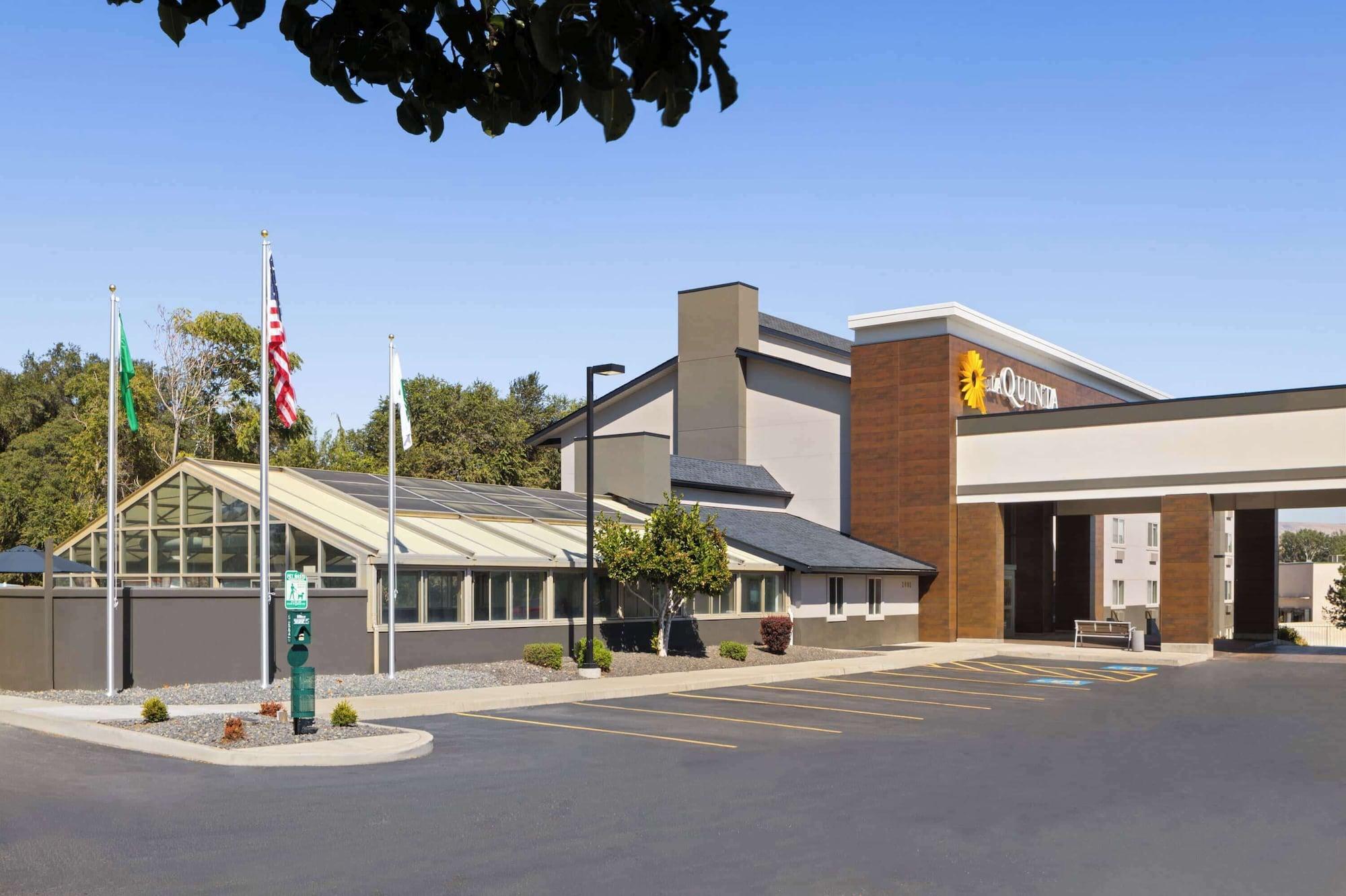 Vista Exterior La Quinta Inn & Suites by Wyndham Yakima Downtown