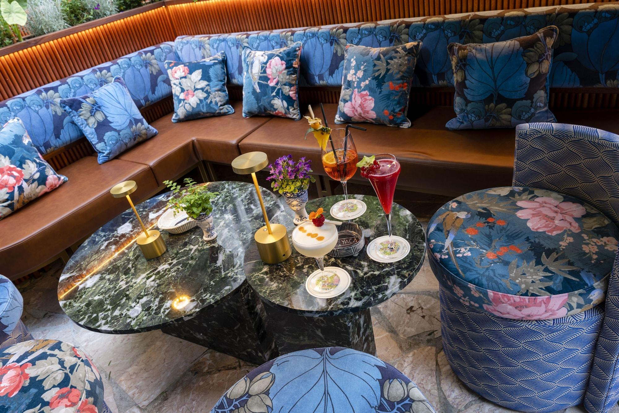 Bar/Salón Hôtel Le Yaca Saint-Tropez