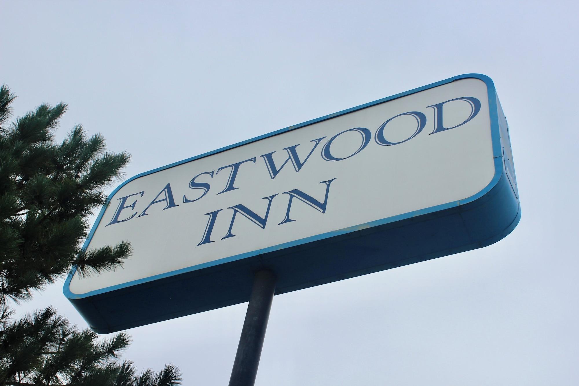 Vista Exterior Eastwood Inn
