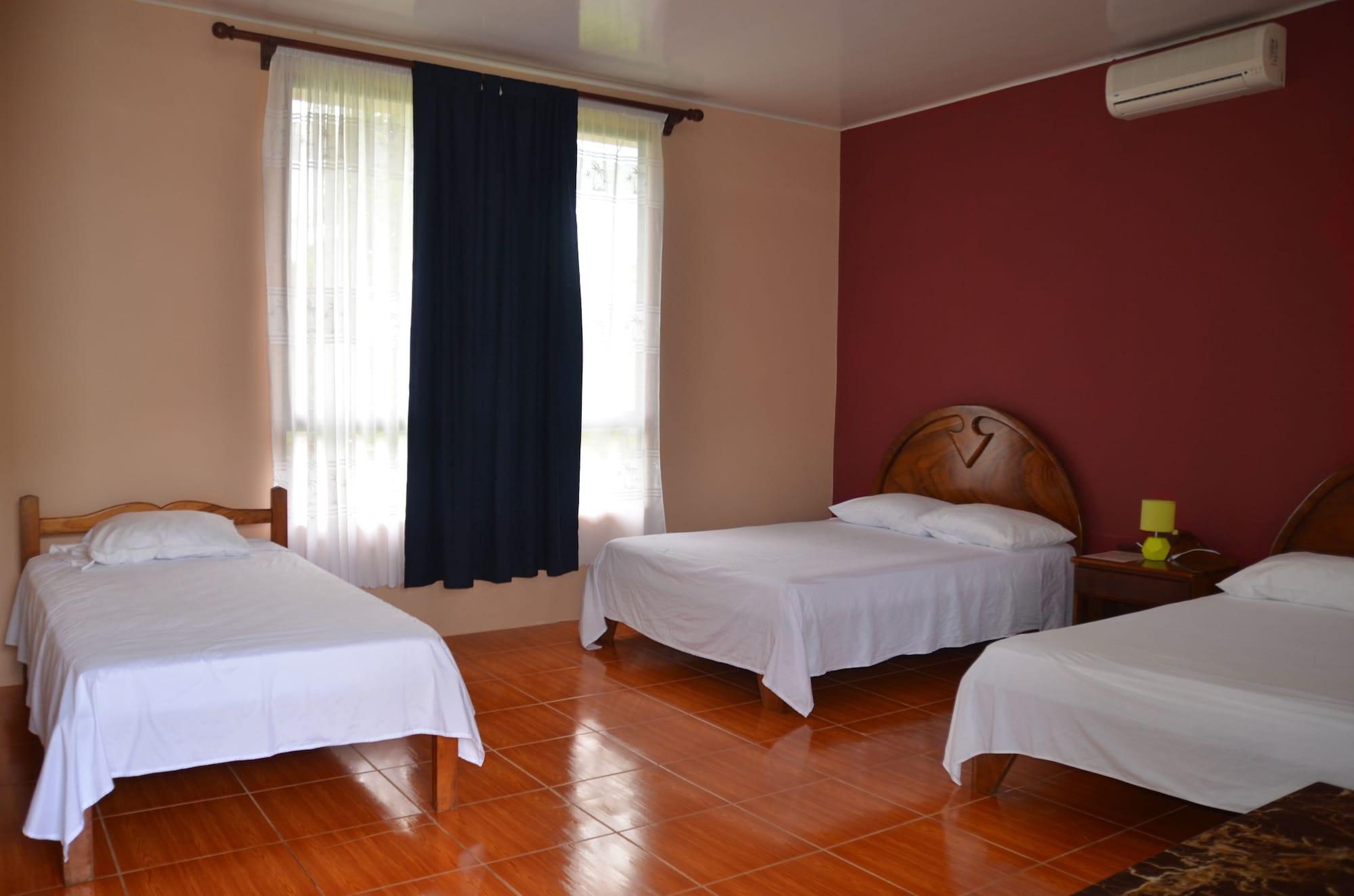 Varios Lumbres del Arenal Cabinas y Villas