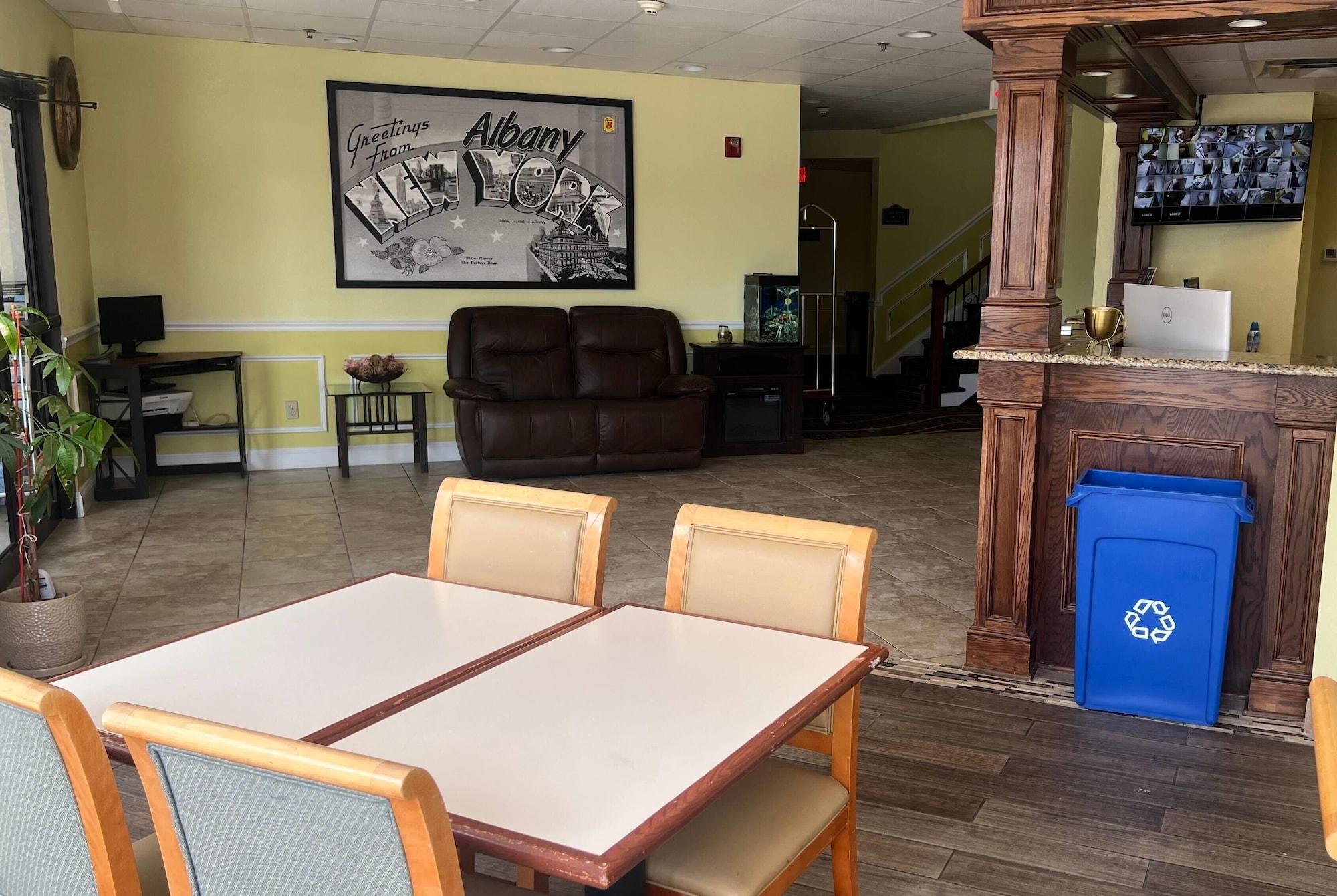 Vista Lobby Super 8 by Wyndham Albany