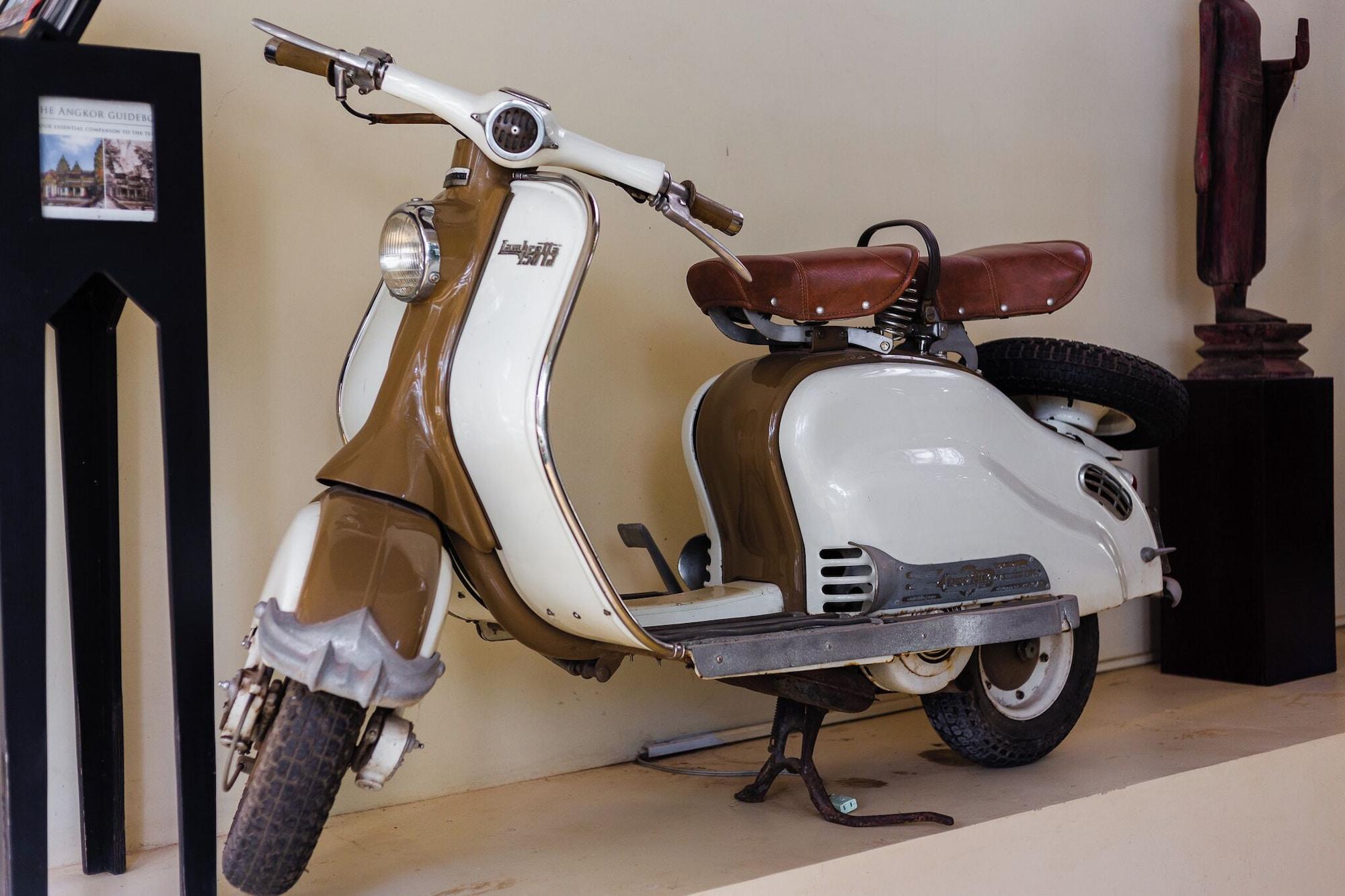 Vista Lobby Heritage Suites Hotel