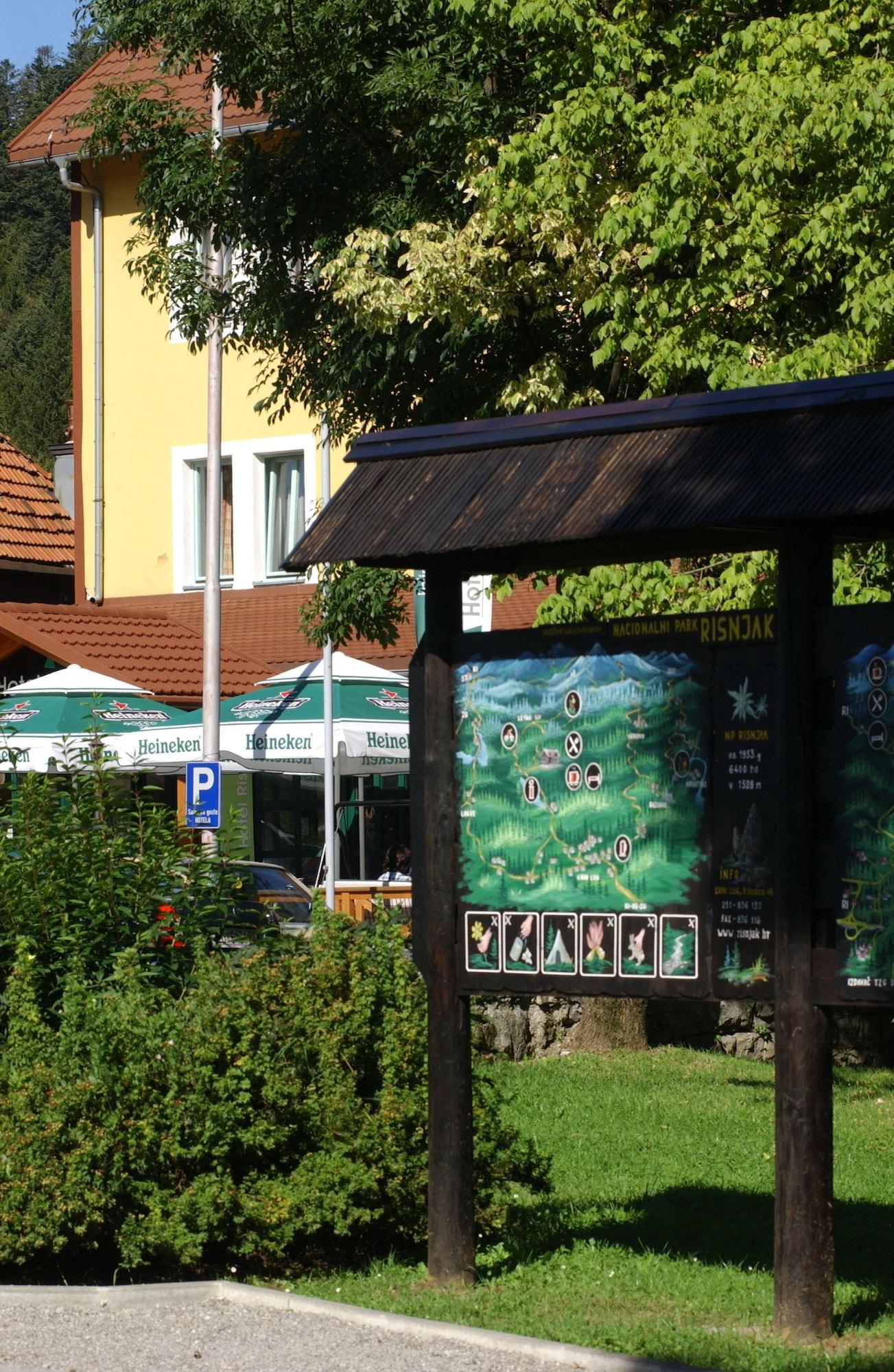 Vista Exterior Hotel Risnjak