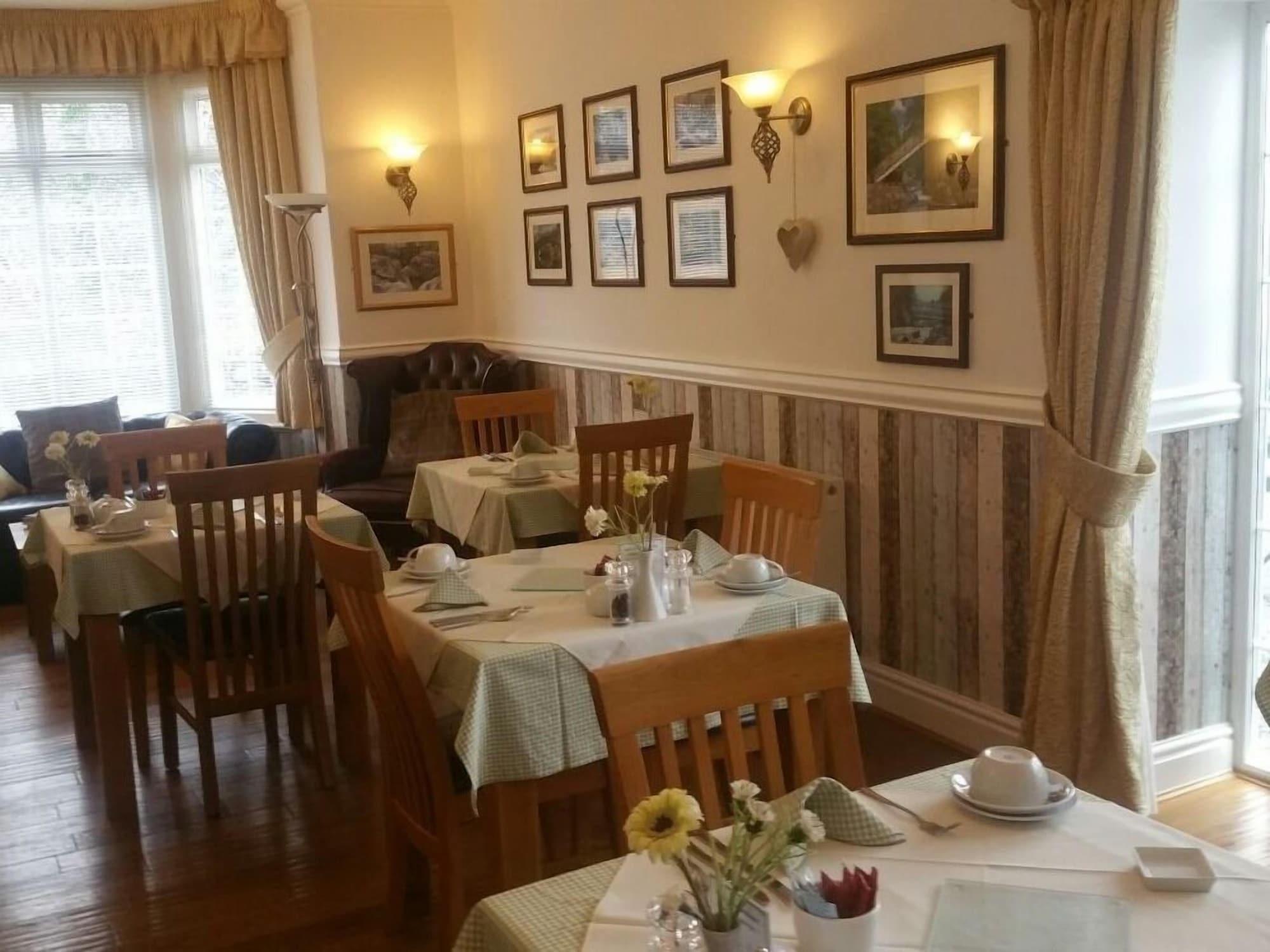 Restaurant Oakfield House Bed and Breakfast