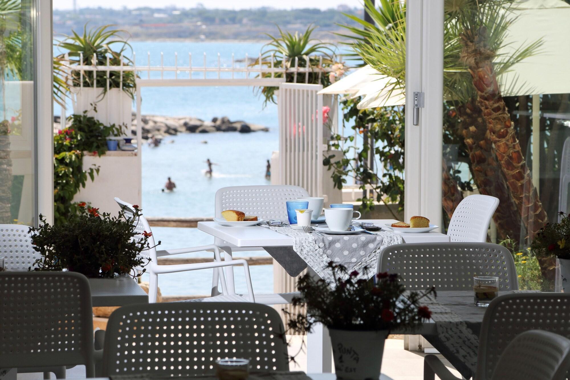 Restaurant La Bella Trani Suites And B B