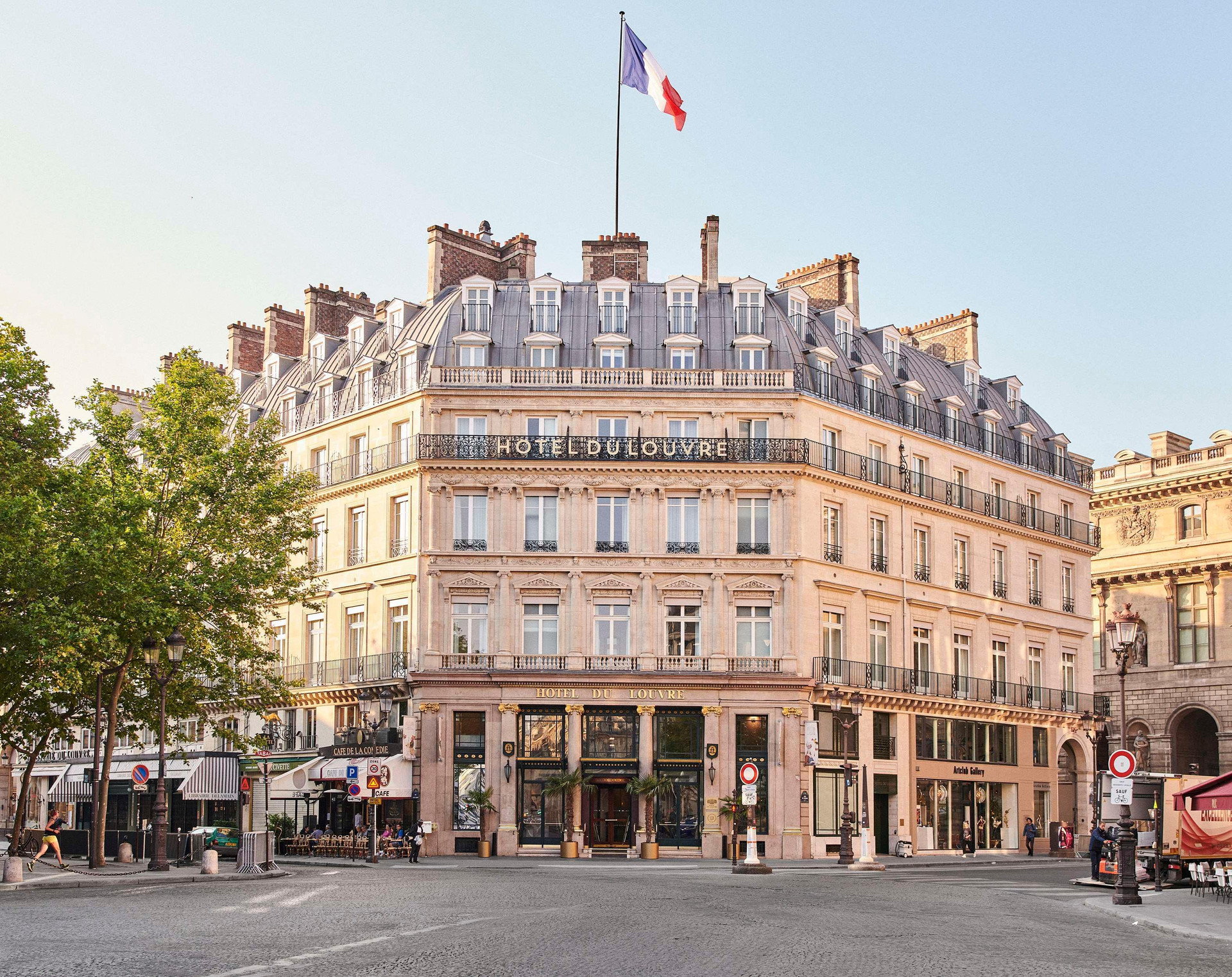 Vista Exterior Hôtel du Louvre, in The Unbound Collection by Hyatt