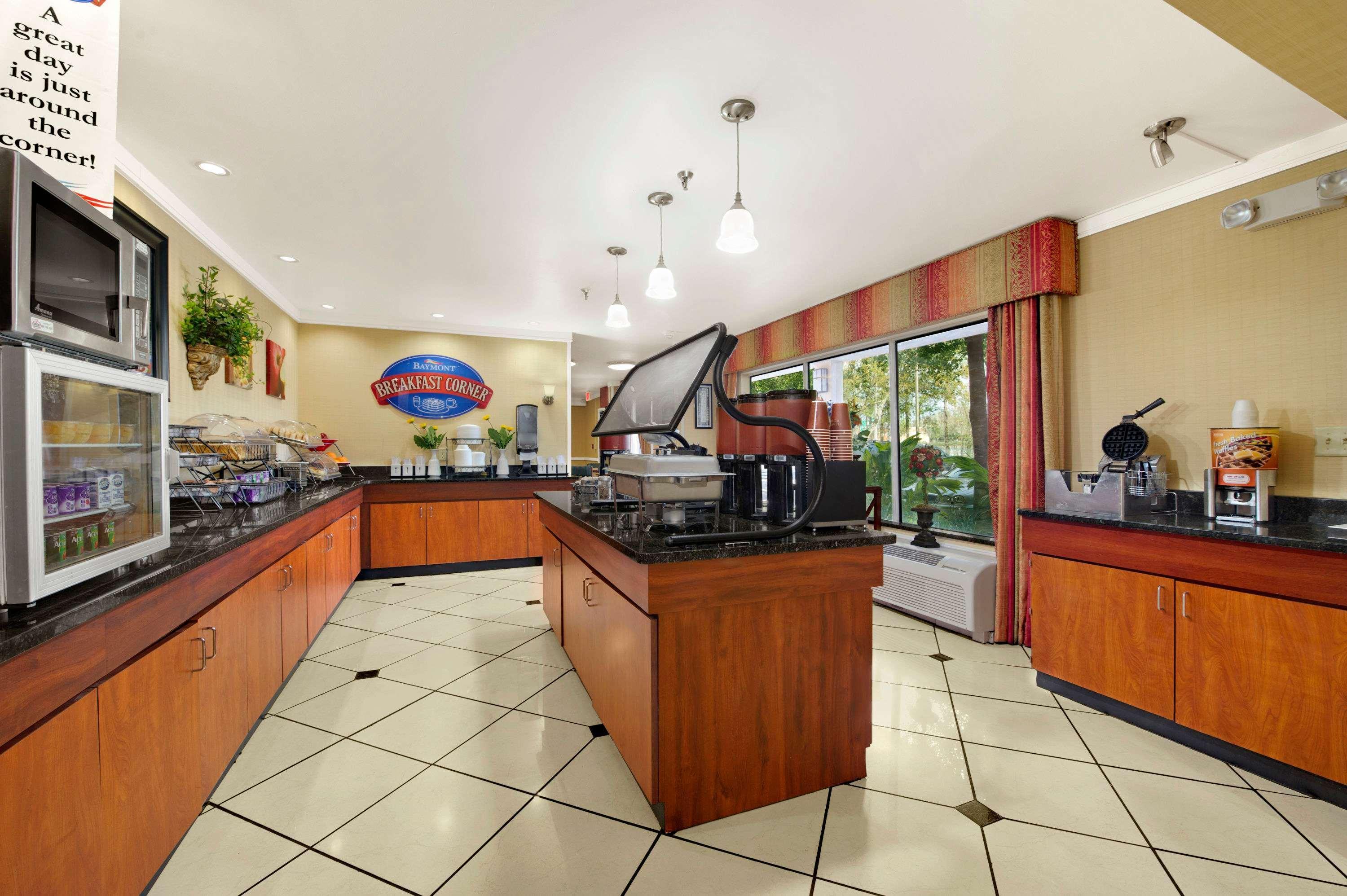 Restaurant Baymont By Wyndham Gainesville I-75