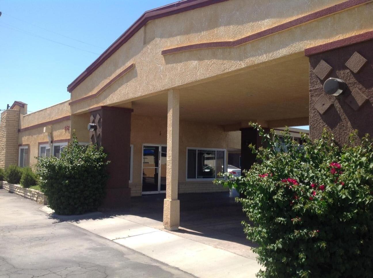 Vista Exterior Americas Best Value Inn Hanford
