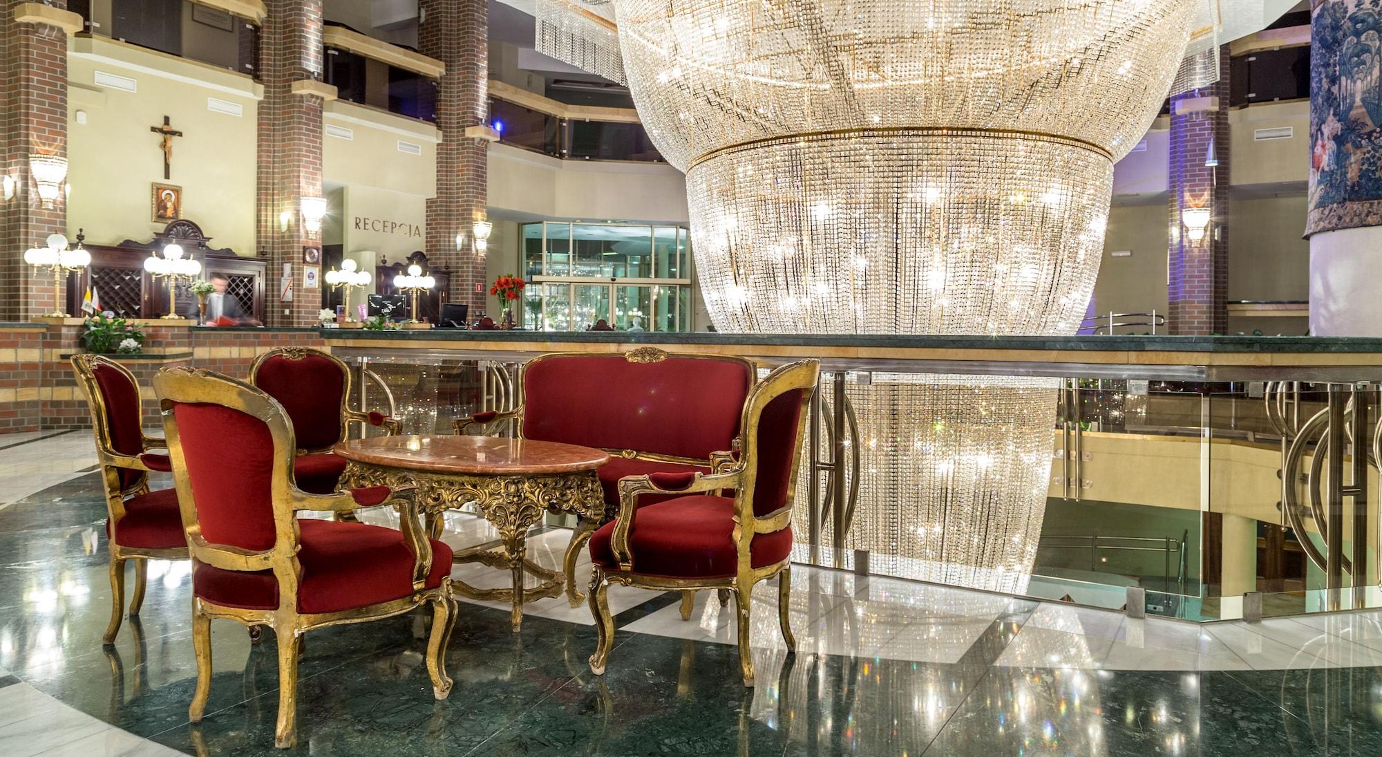 Vista Lobby Hotel im. Jana Pawła II
