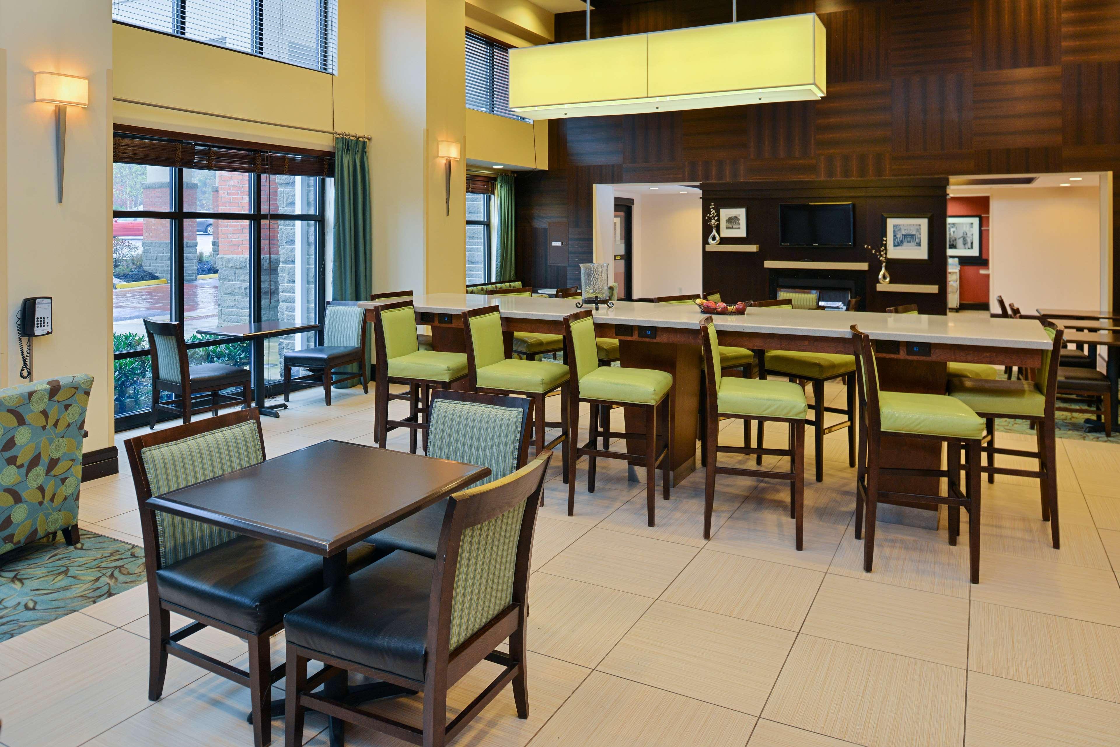 Vista Lobby Hampton Inn & Suites Fort Belvoir Alexandria South