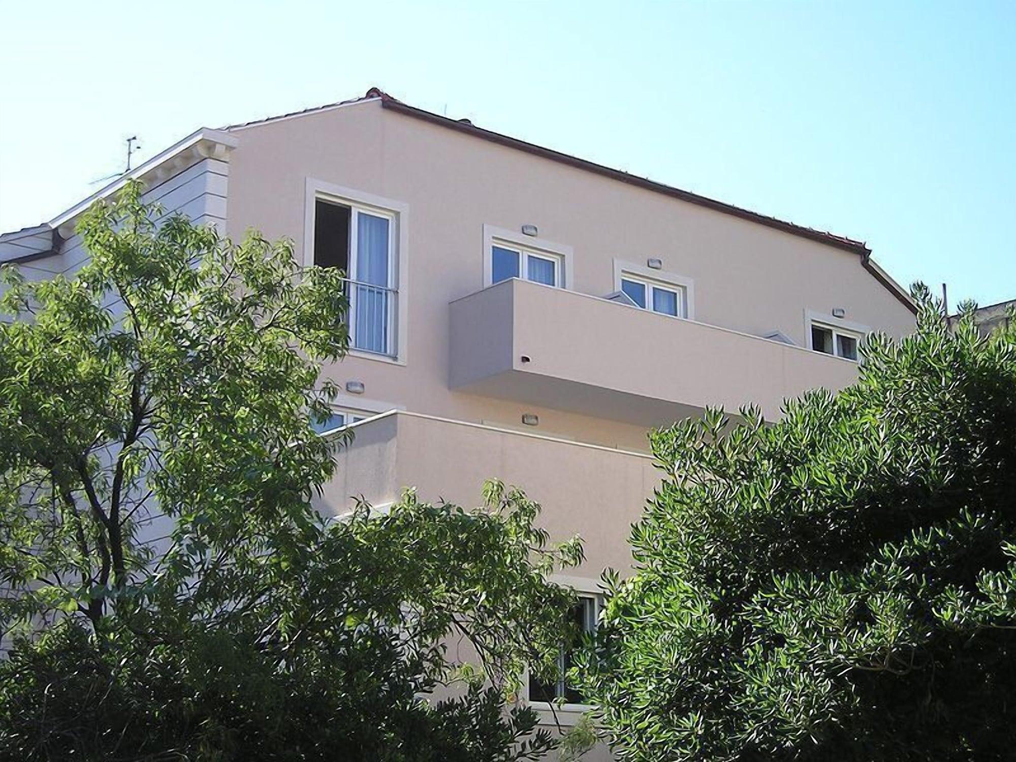 Vista Exterior Hotel Ivka