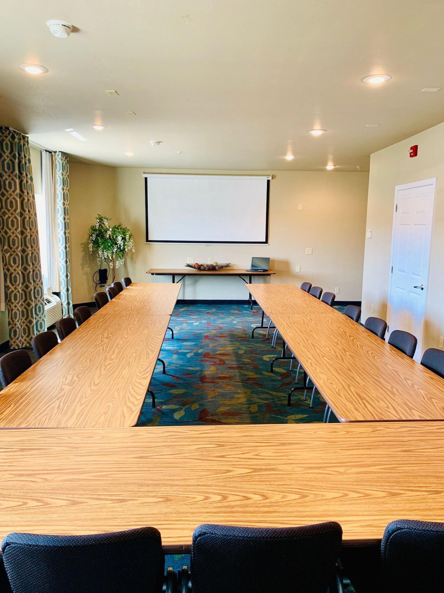 Sala de Reuniones Candlewood Suites Hot Springs by IHG