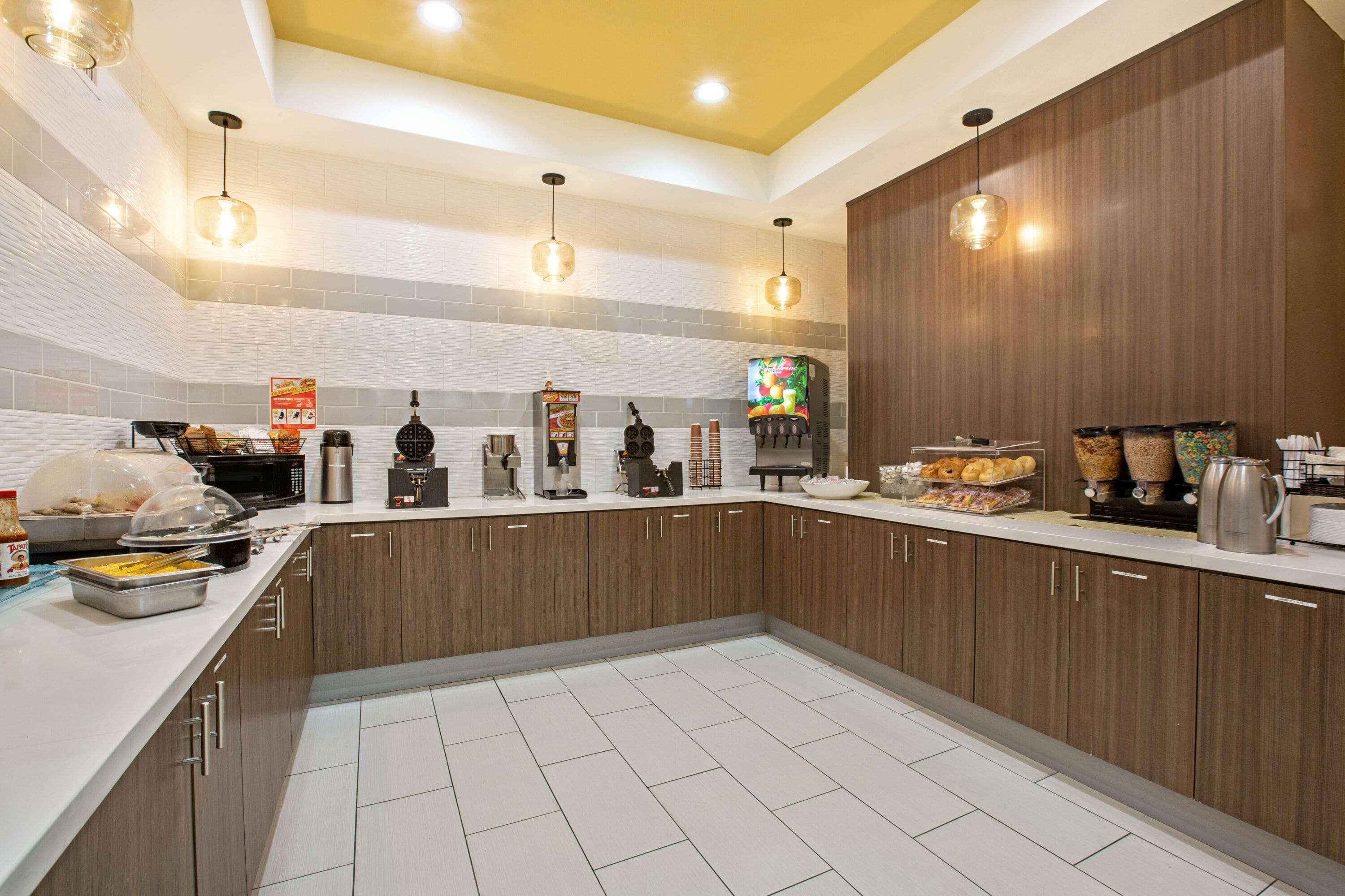 Restaurant La Quinta Inn & Suites by Wyndham NE Long Beach/Cypress