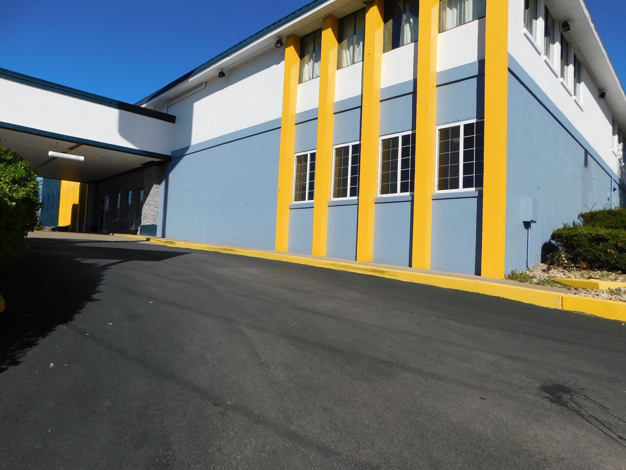 Vista Exterior Quality Inn & Suites Morgantown - University Area