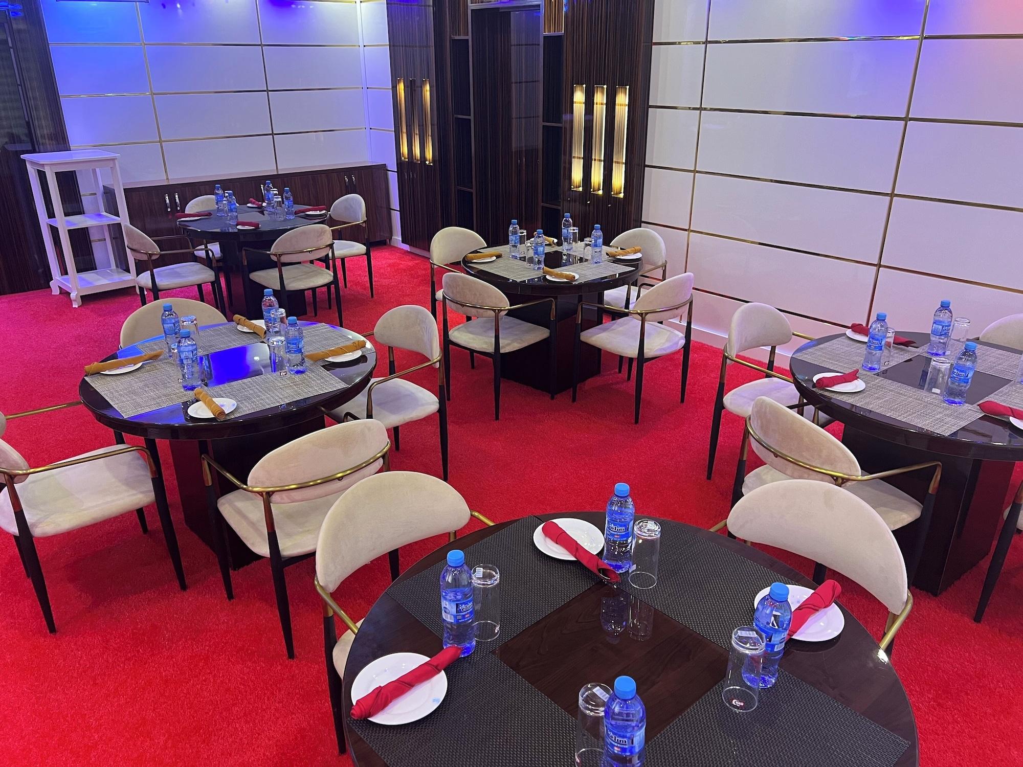 Restaurant Heavenly Royal Apartments