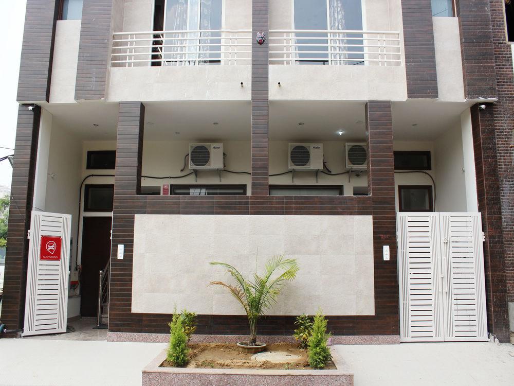 Vista Exterior OYO 2384 Hotel Epic Inn