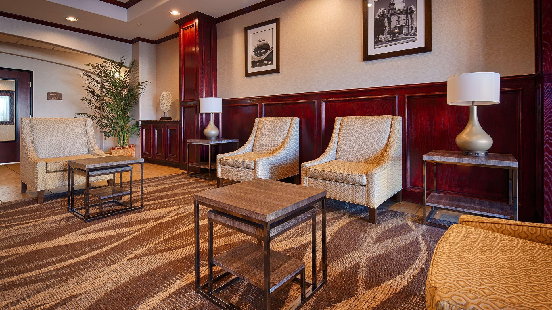 Vista Lobby Best Western Lockhart Hotel & Suites