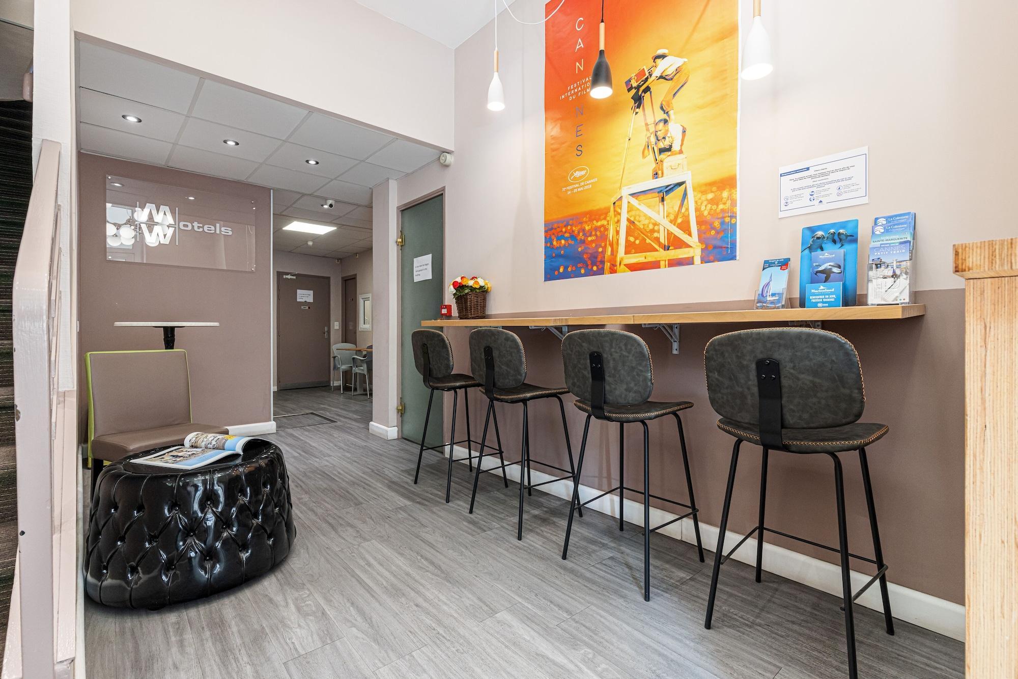 Vista Lobby Naomi Cannes