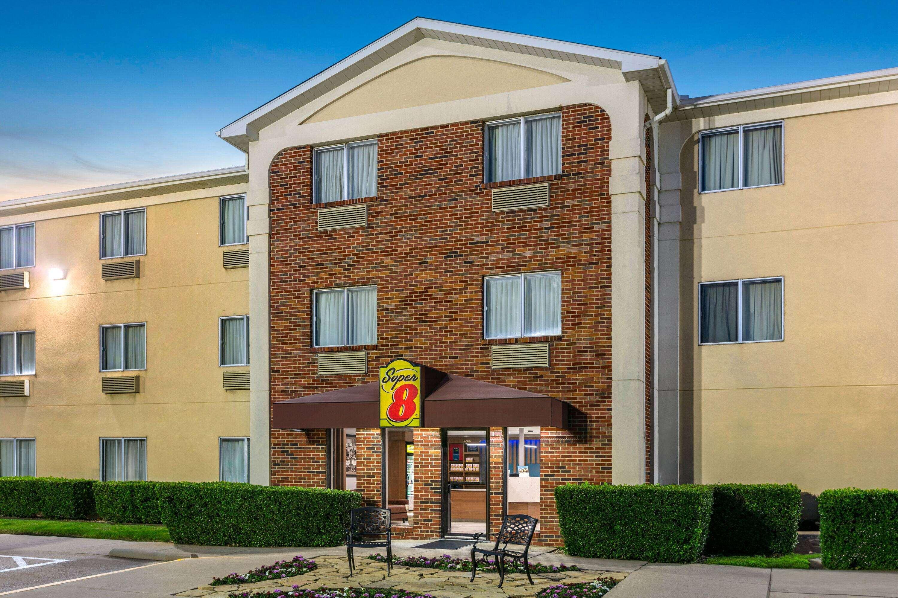 Vista Exterior Super 8 by Wyndham Grapevine/DFW Airport Northwest