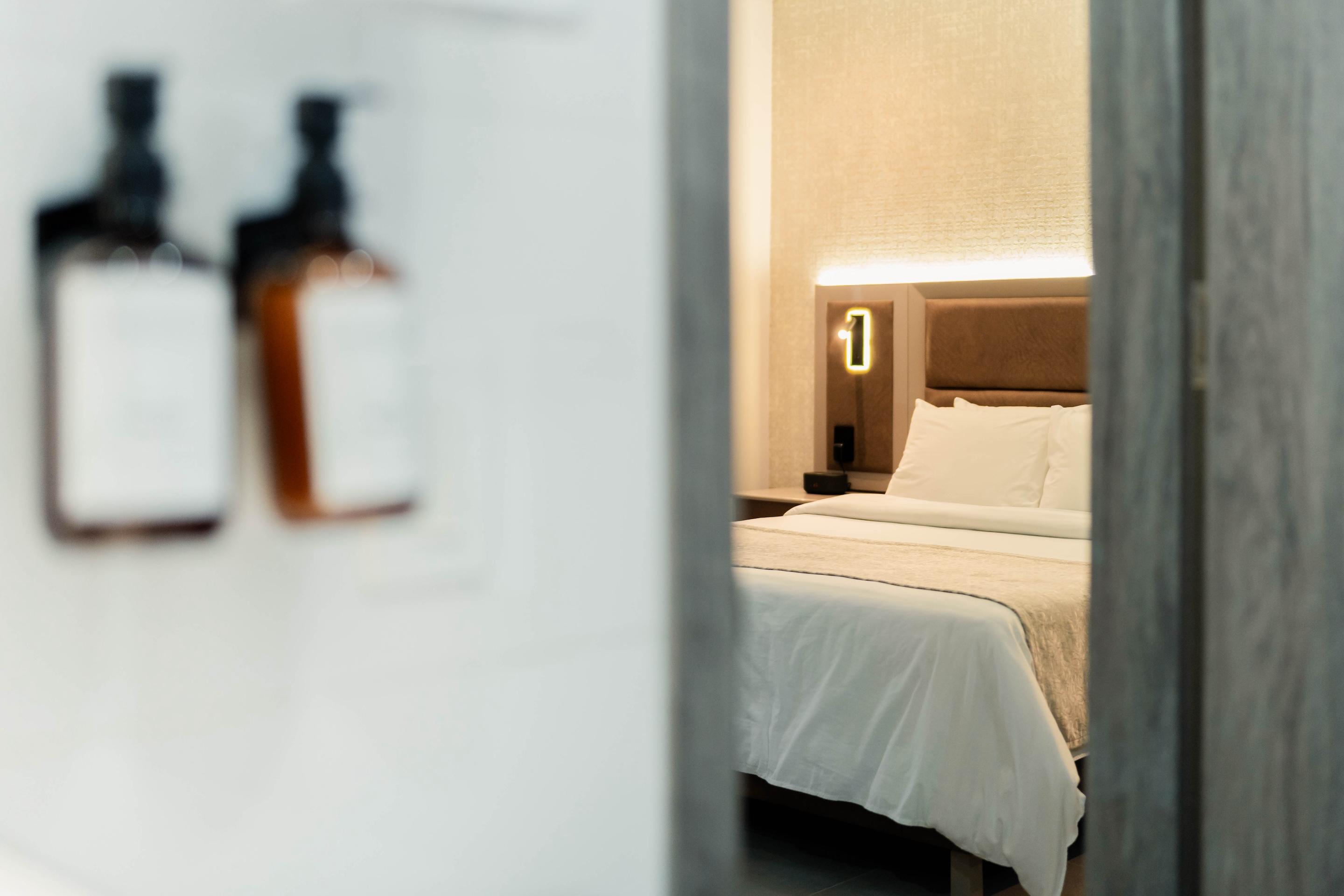 Set de Habitación Amari Living Suites