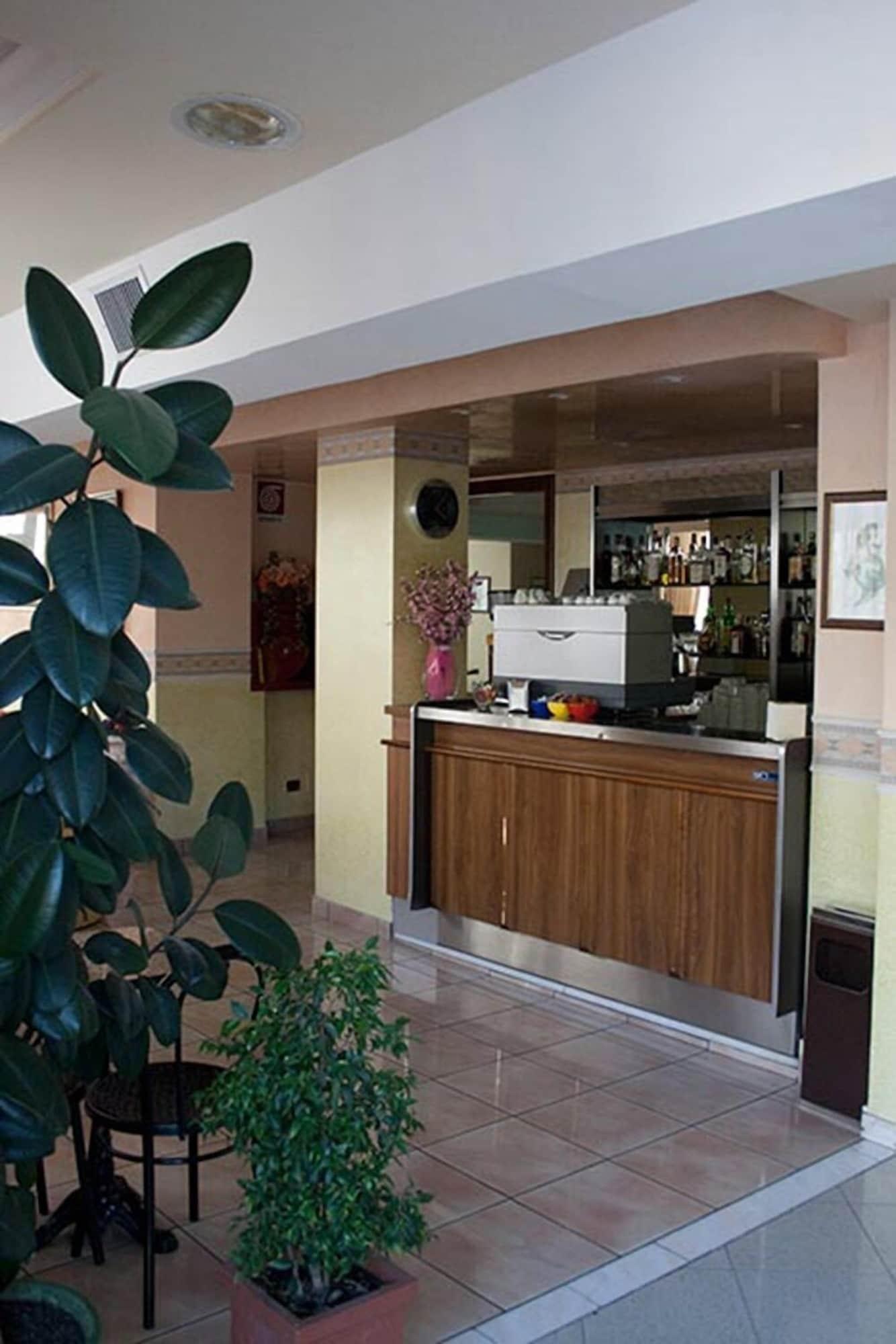 Bar/Salón Hotel Monica