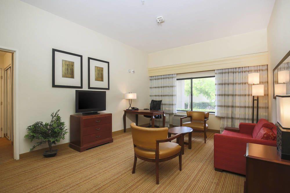 Suite Courtyard by Marriott Salinas Monterey
