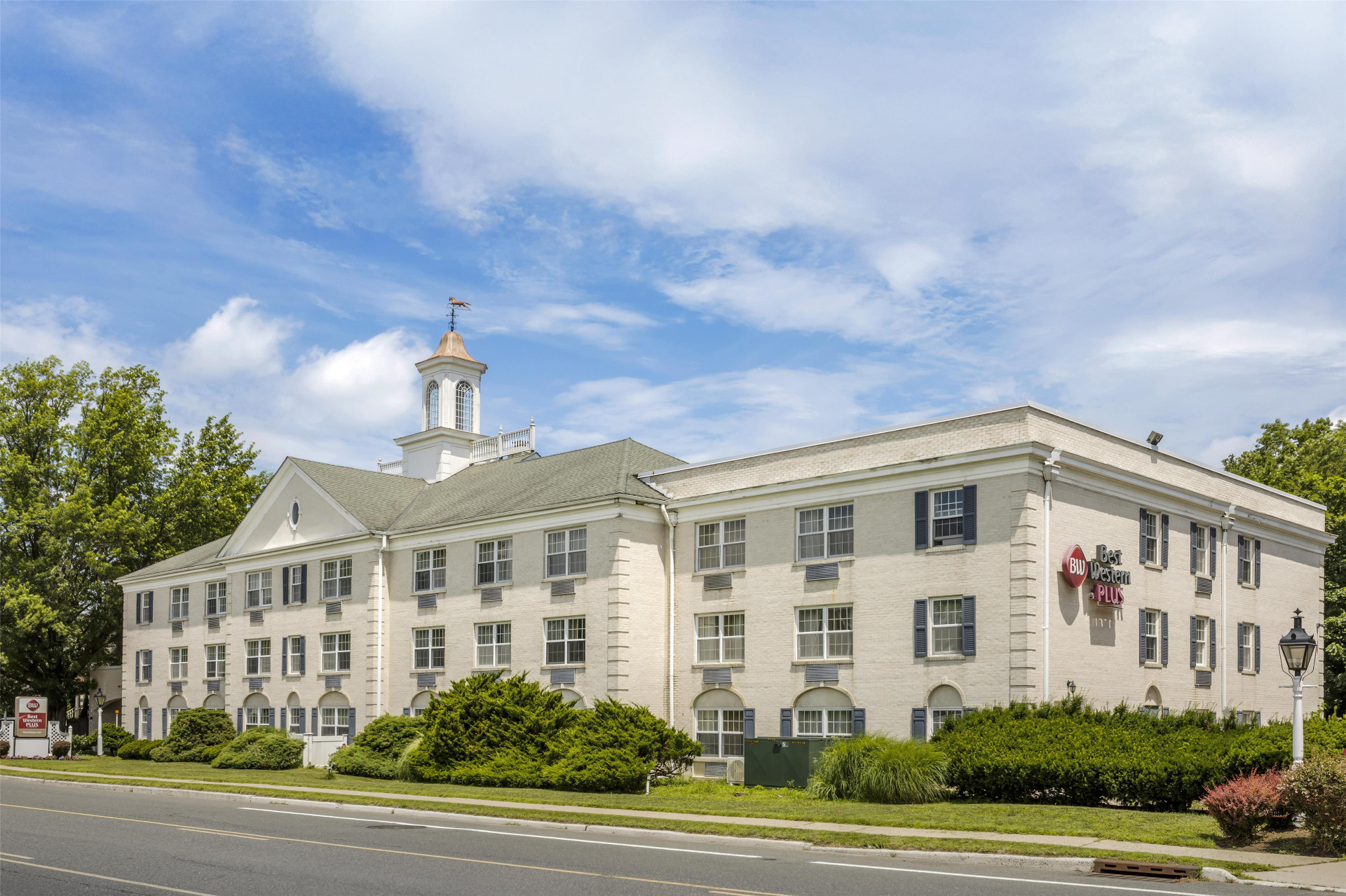 Vista Exterior Best Western PLUS Morristown Inn-Florham Park