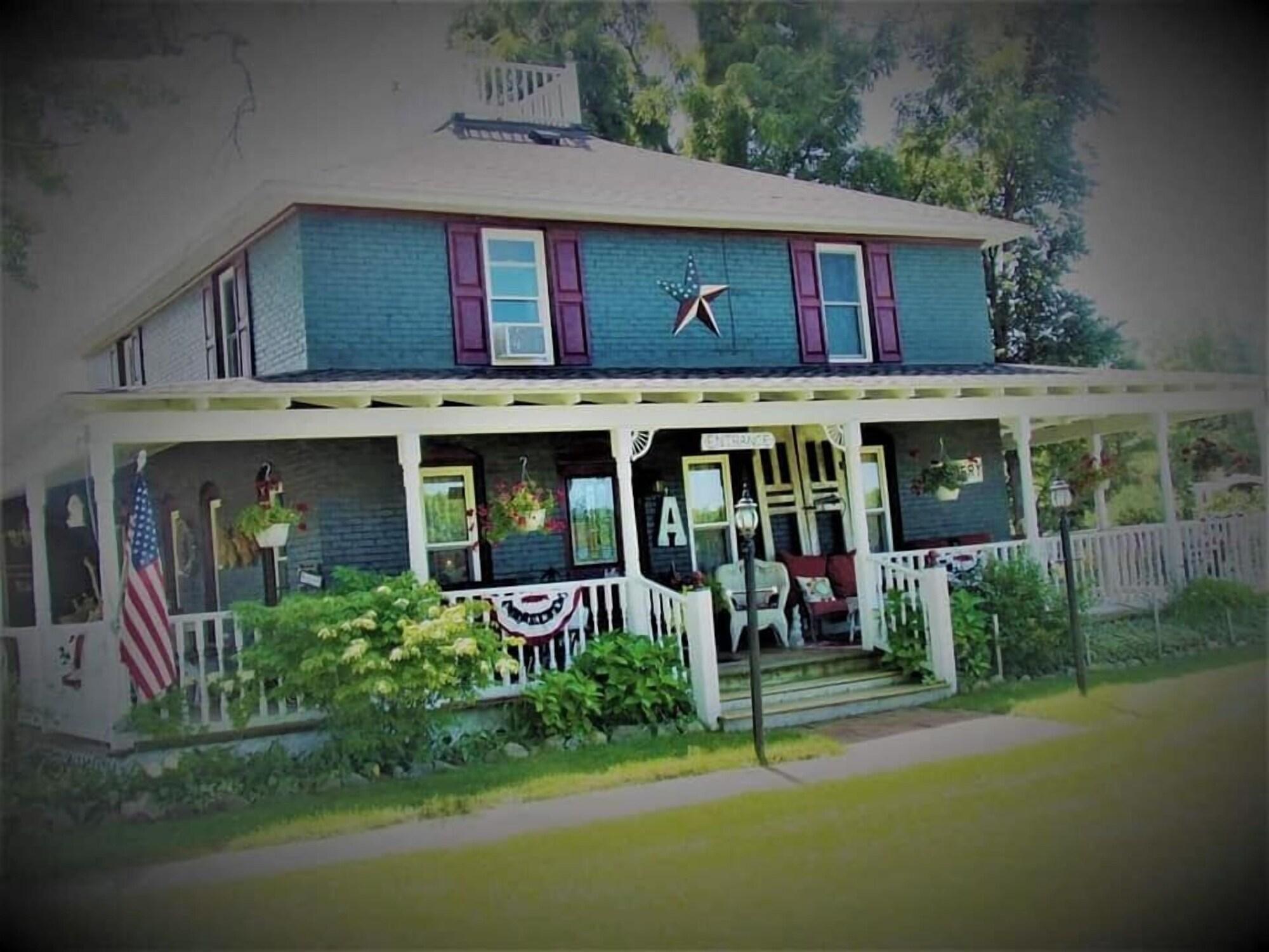 Varios Applesauce Inn B&B