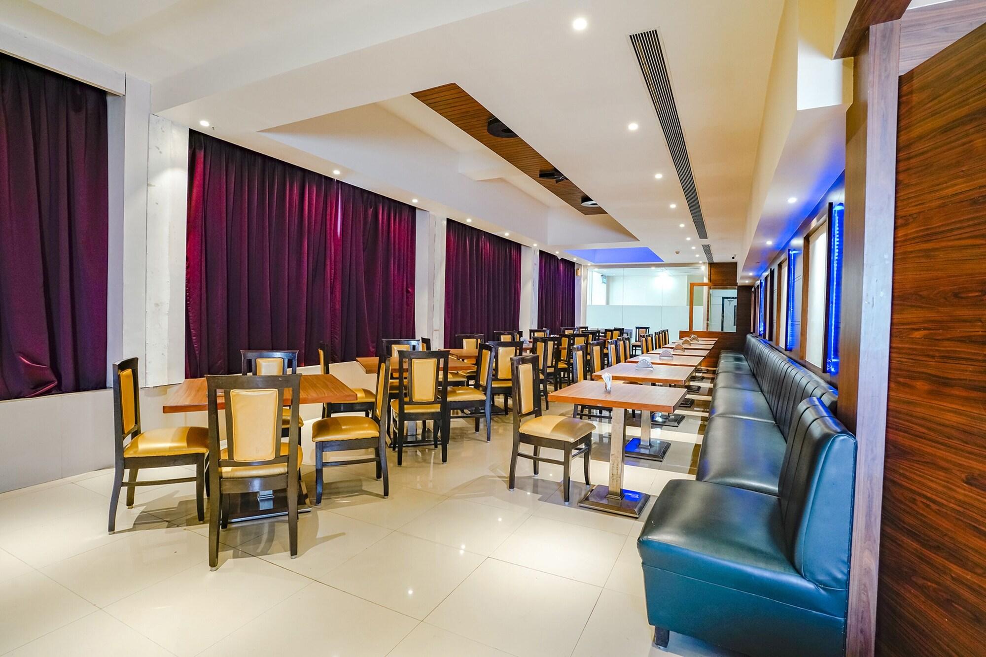 Restaurant FabHotel Devanshi Inn