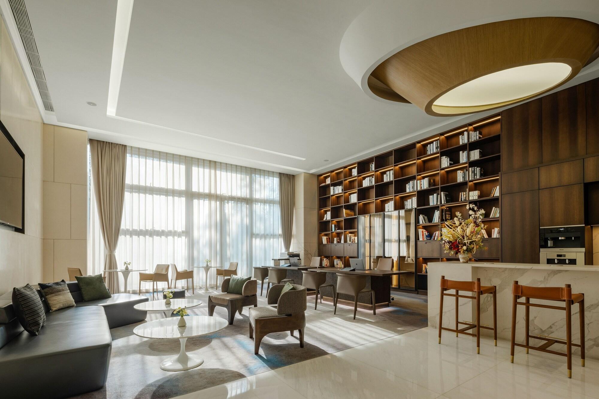 Vista Lobby Artisse Place