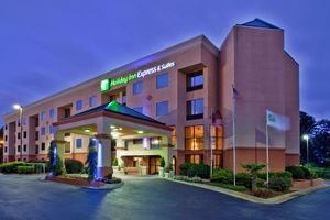 Alojamiento - Holiday Inn Express Hotel & Suites by IHG