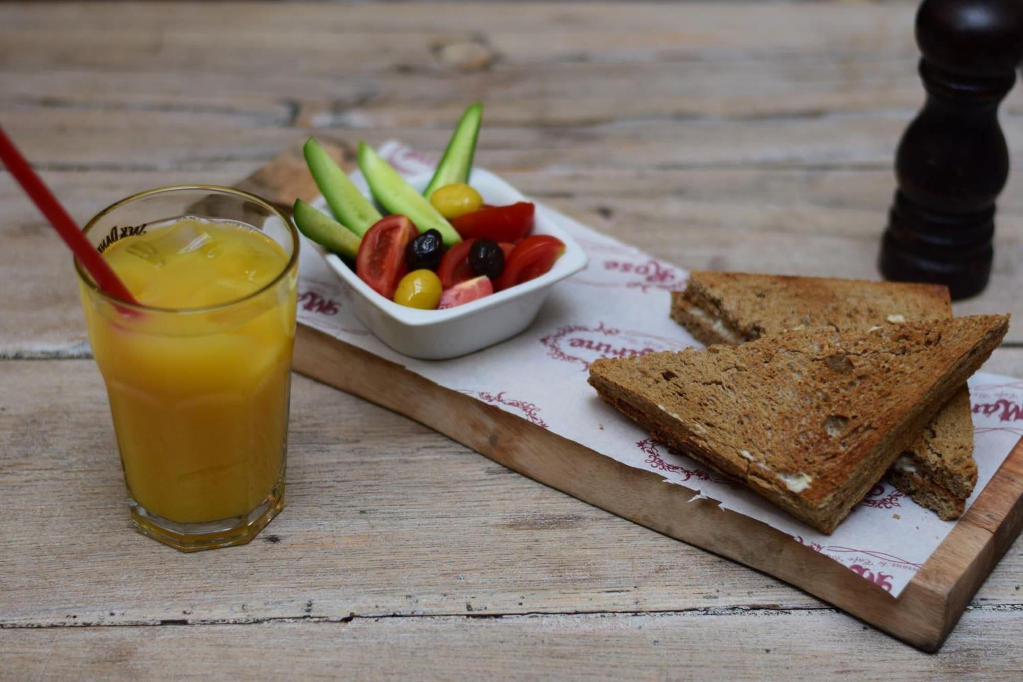 Restaurant Frida Suites and Aparts