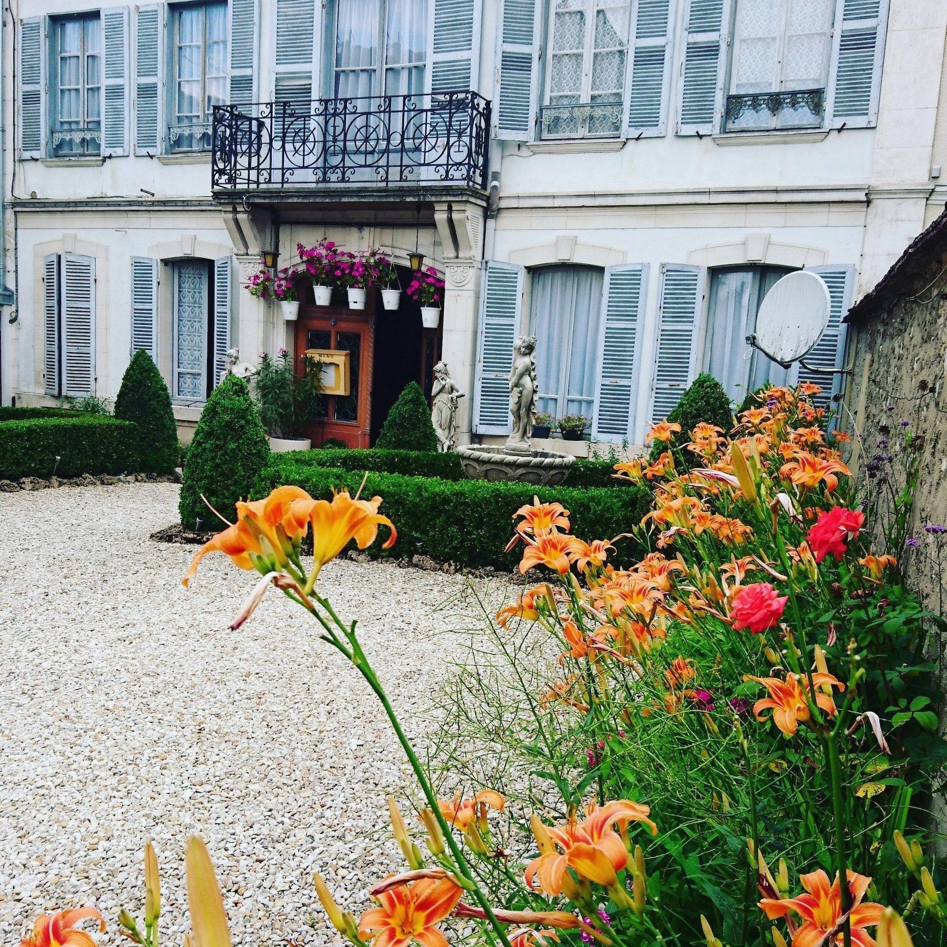 Varios La Vieille France