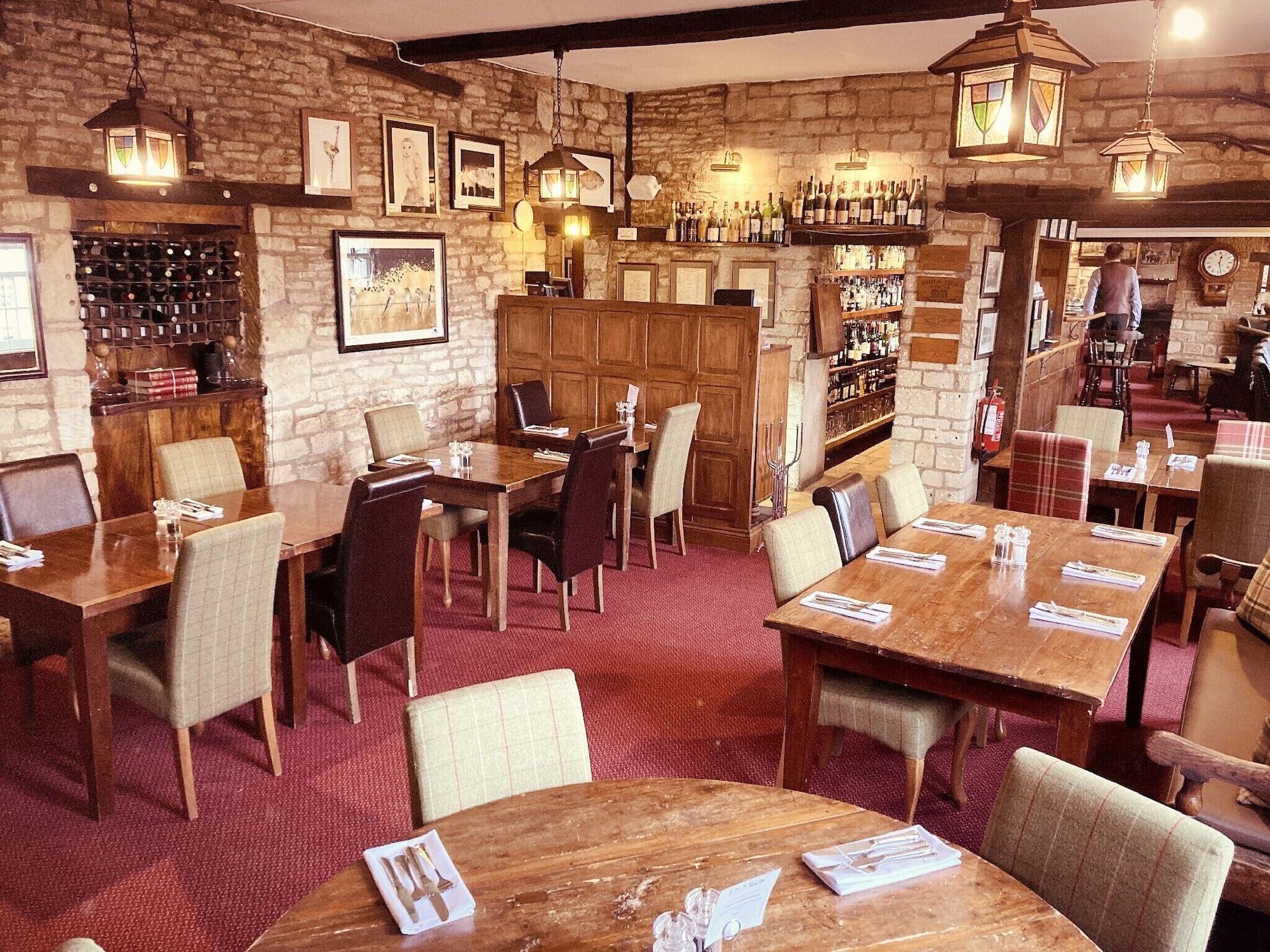 Restaurant Inn For All Seasons