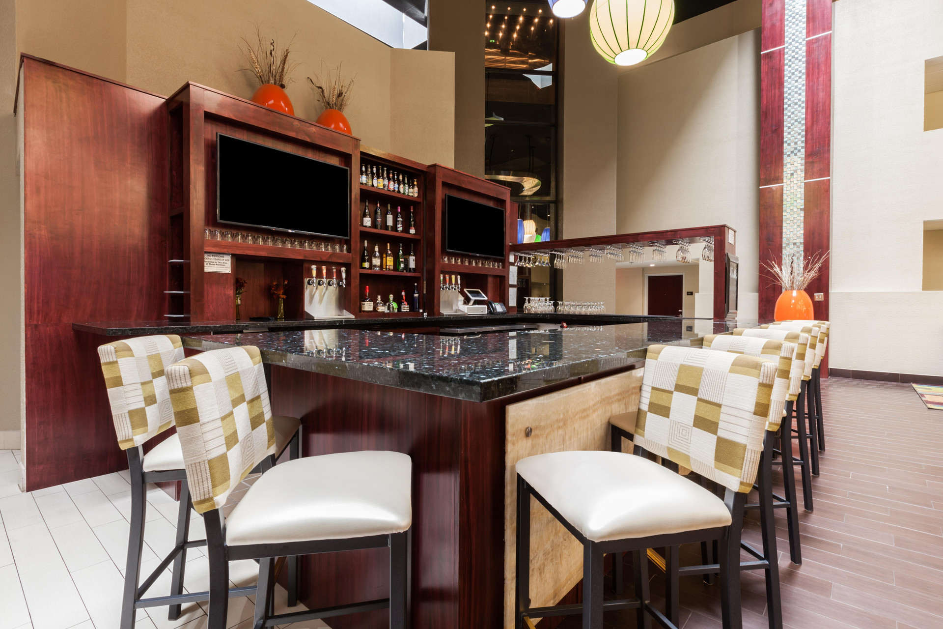 Bar/Salón Holiday Inn Hotel Suites Oklahoma City North