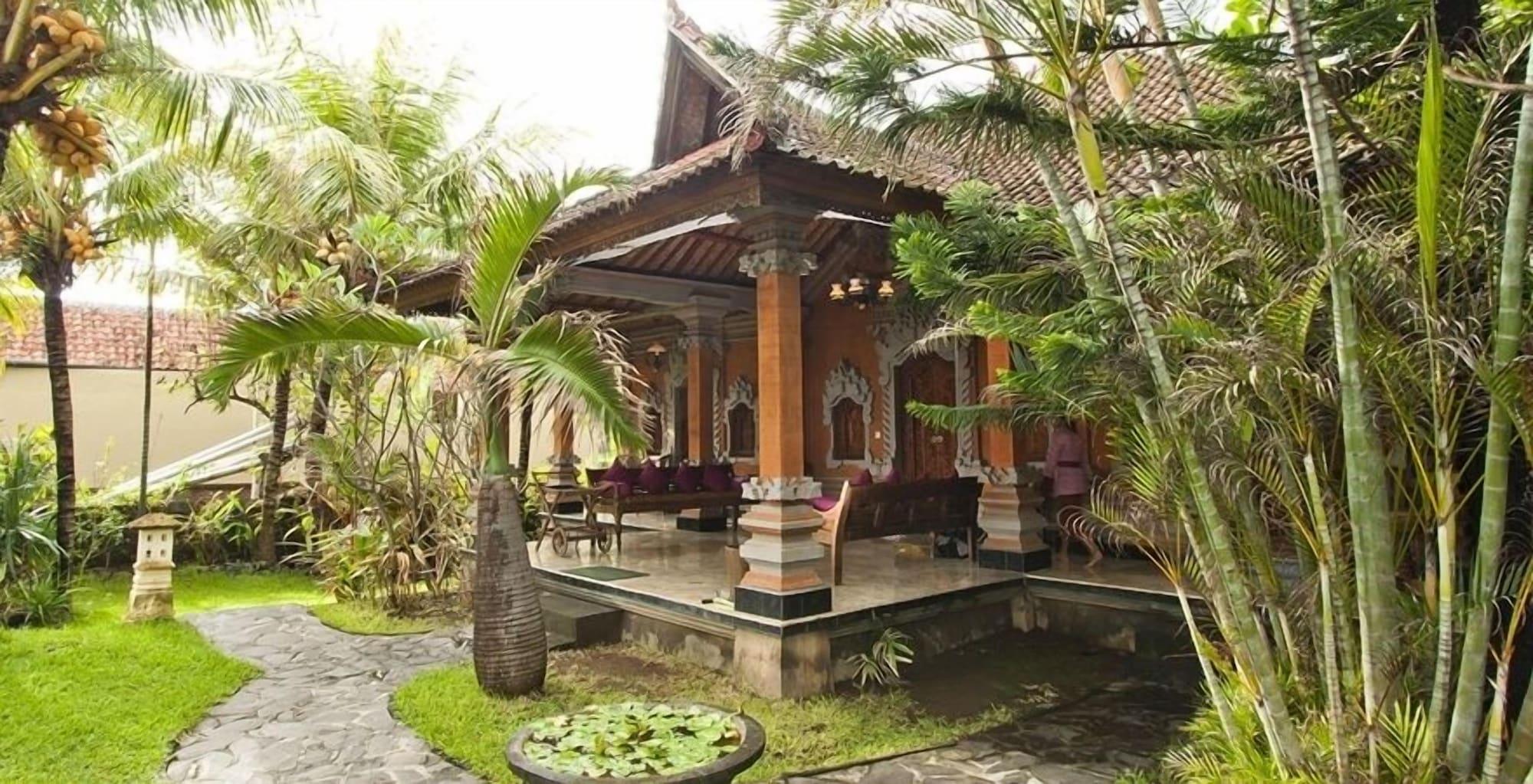 Vista Exterior Apa Kabar Villas