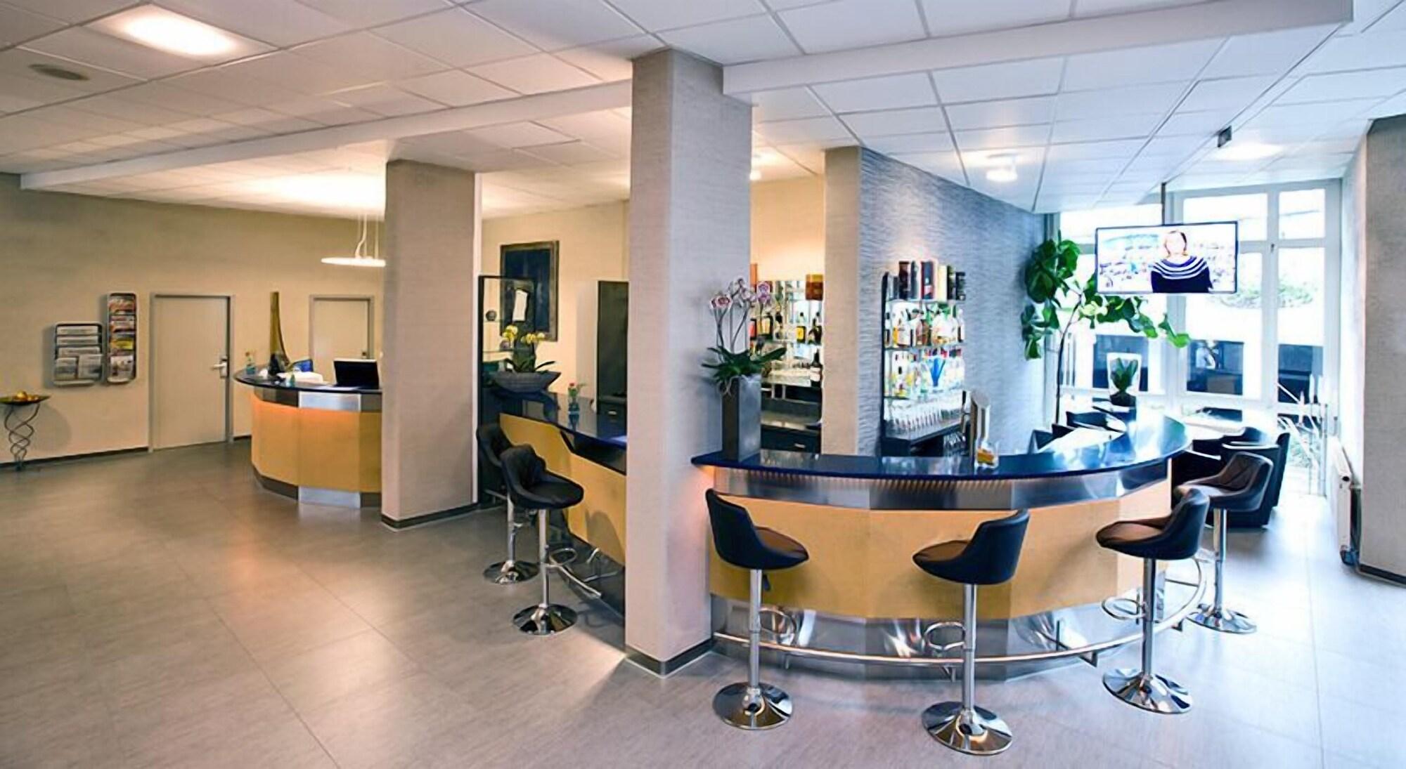 Bar/Salón Bonjour Tagungshotel Stuttgart Gerlingen