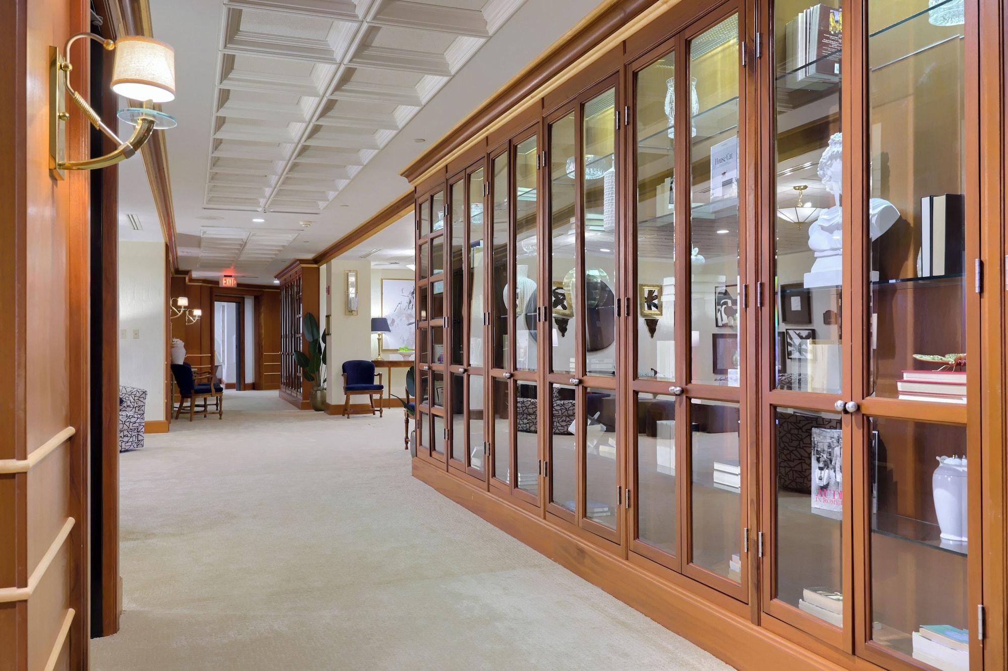 Vista Lobby The Executive Suites and Venue